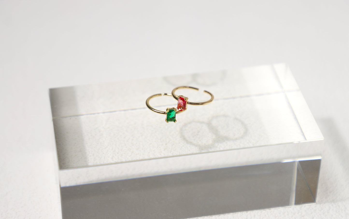 emerald cut baguette ring