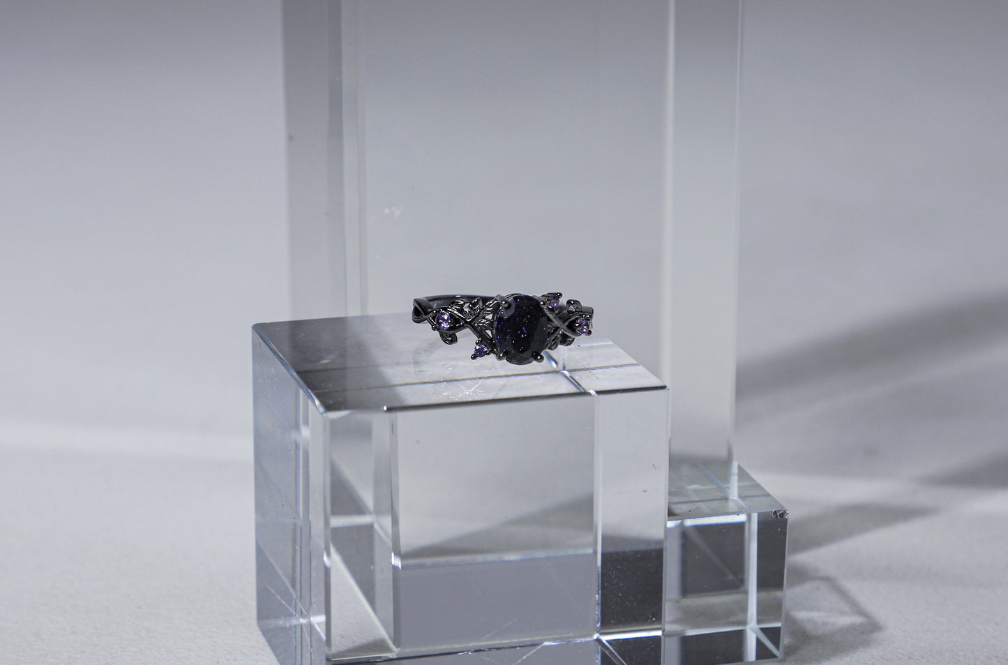 edoa Starry Midnight Vine Band Oval Amethyst Ring