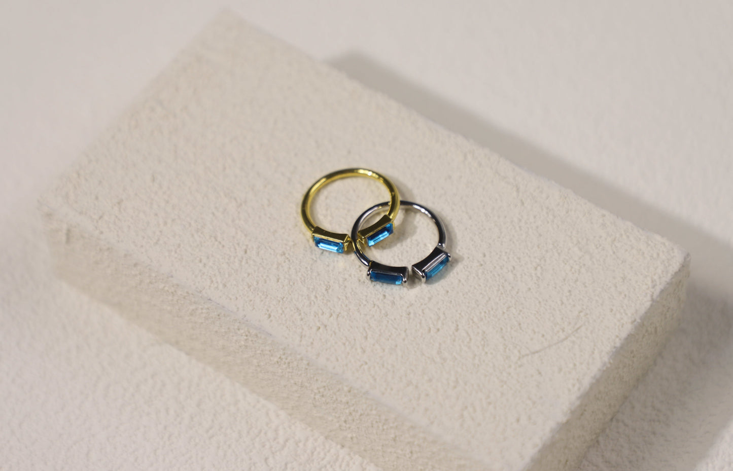 duo baguettr birthstone ring