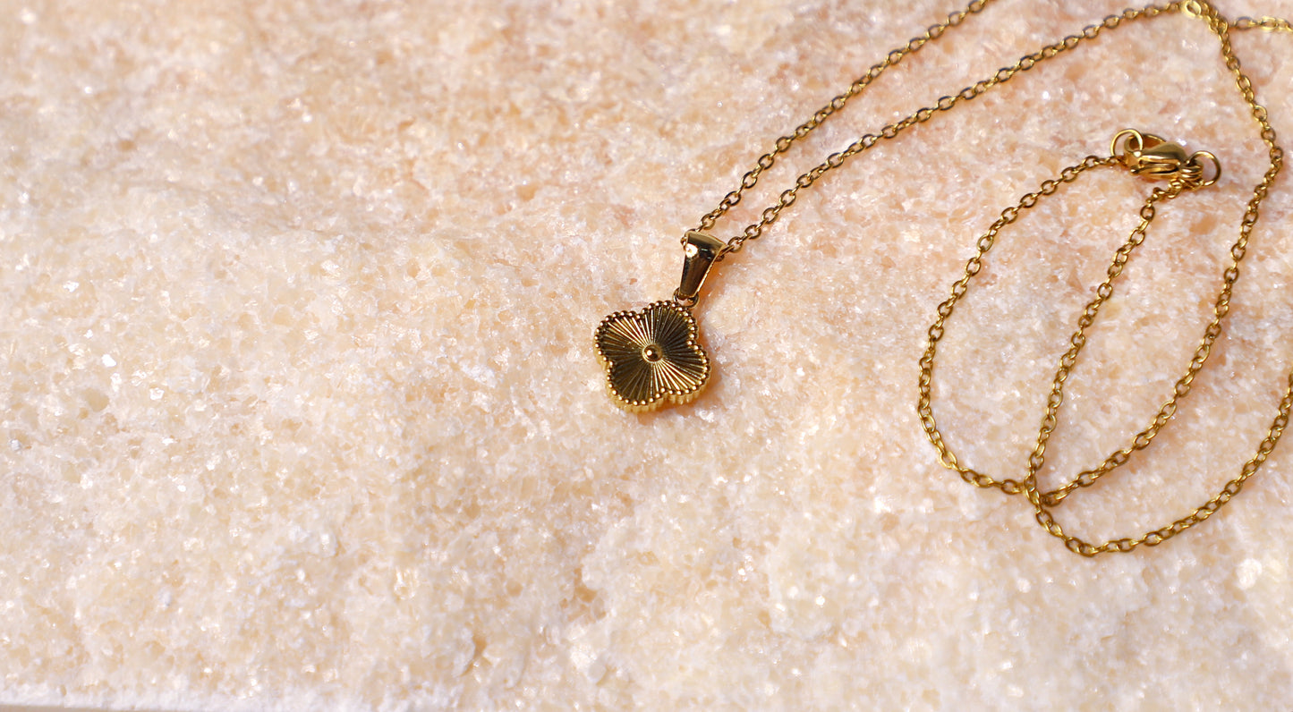 Pearl Clover Letter Necklace ne0007