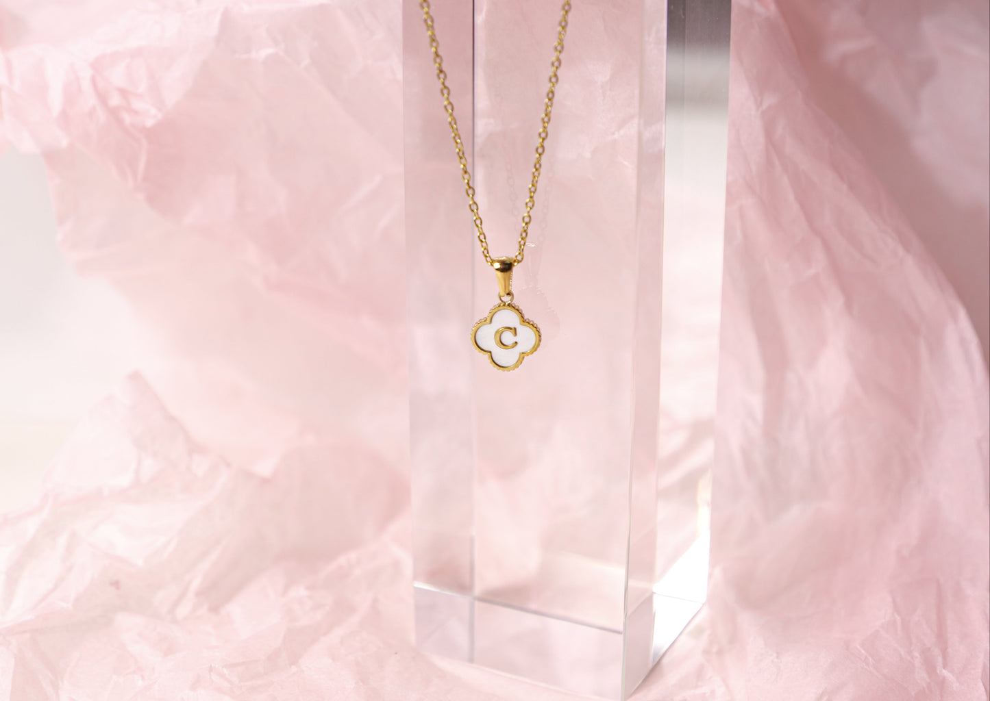 Pearl Clover Letter Necklace ne0007
