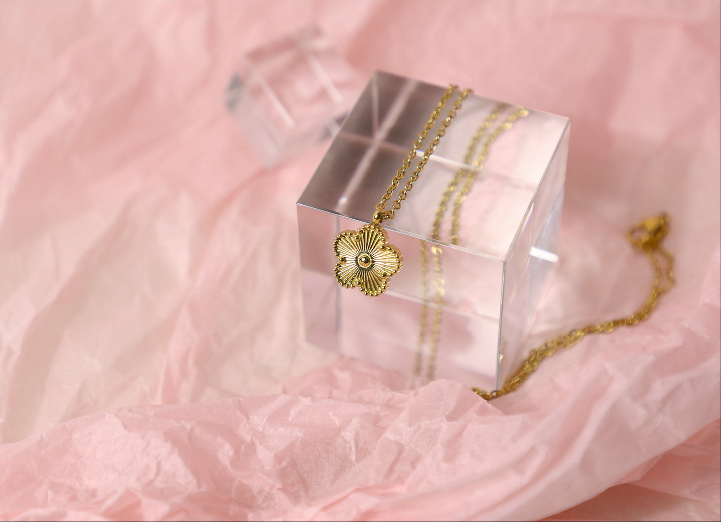 pearl flower letter necklace