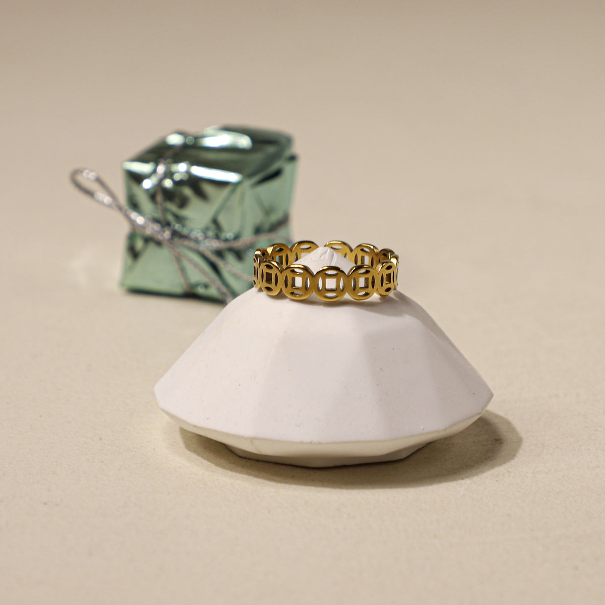 edoa Gold Ancient East Coin Ring