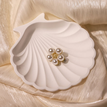 edoa Minimalist Pearl Brooch