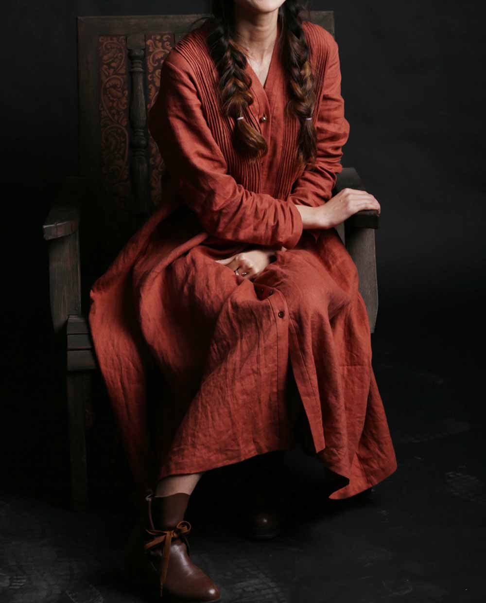 edoa Linen Twill Buttoned Hand Pintucked Trench Coat 
