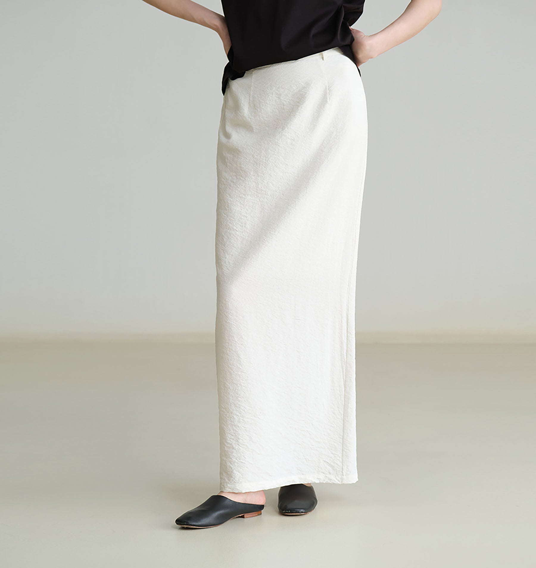 edoa Dry Silk Maxi Pen Skirt