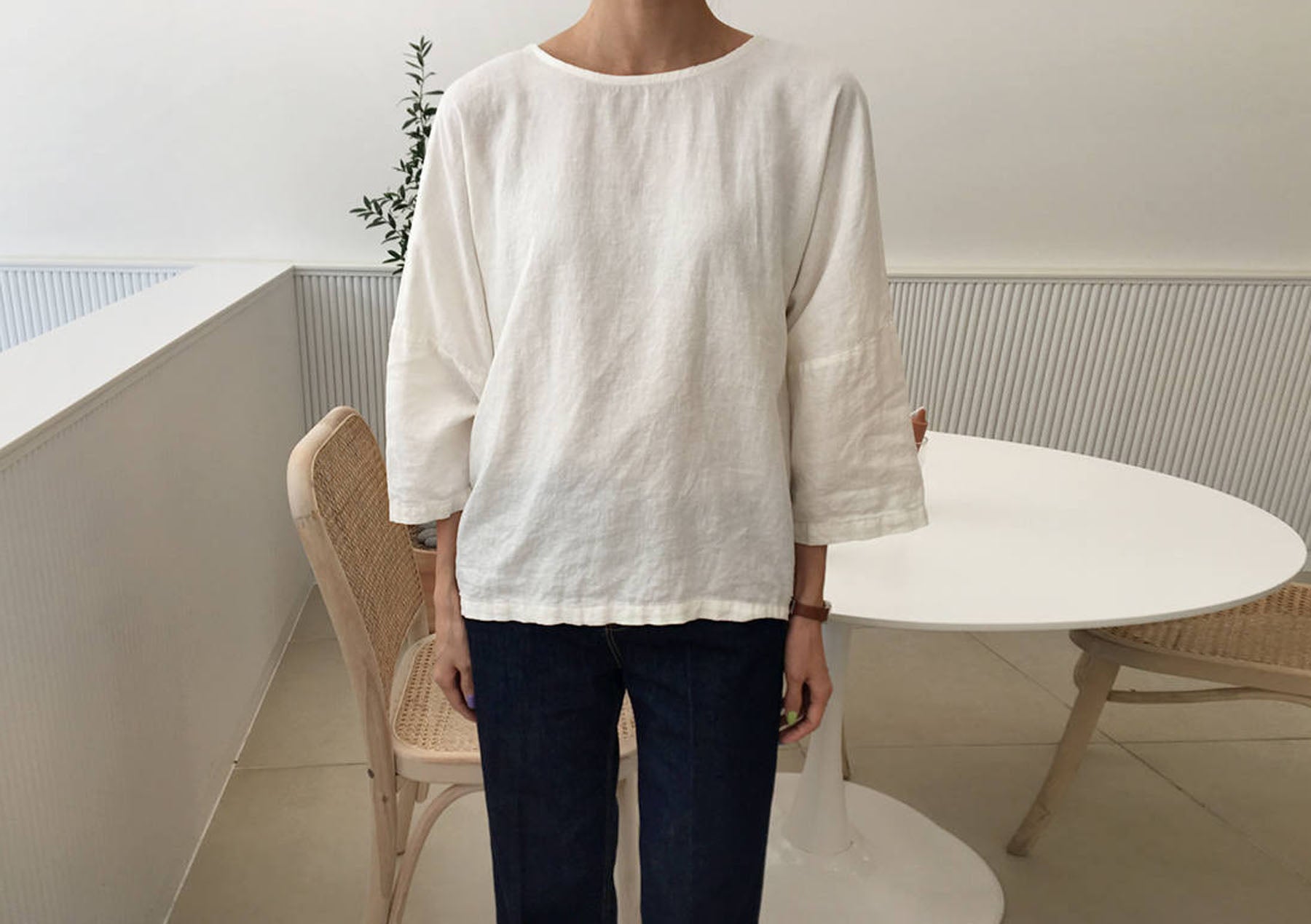 edoa Loose White French Linen T Shirt
