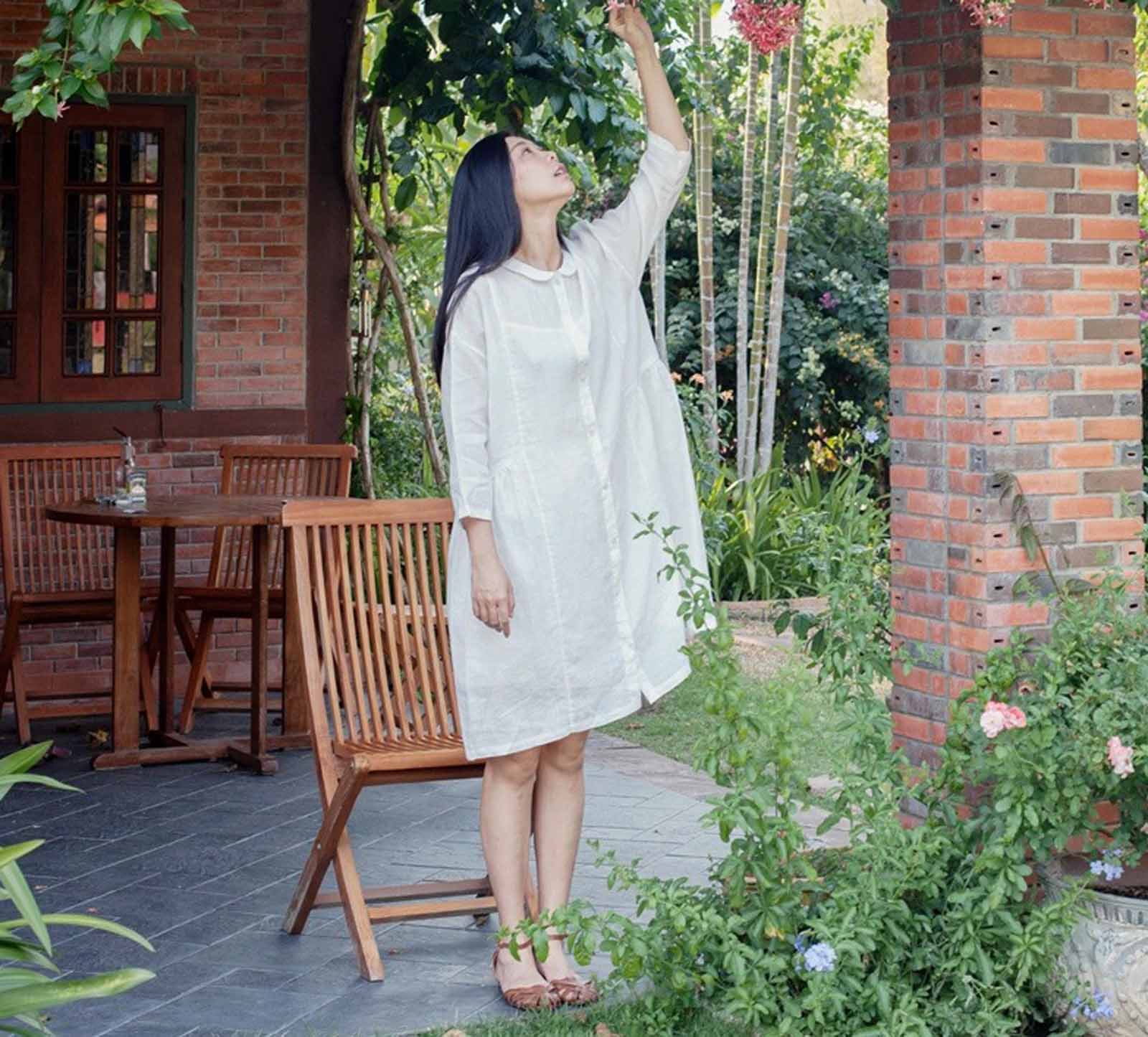 edoa White High Counted Ramie Button Down Dress
