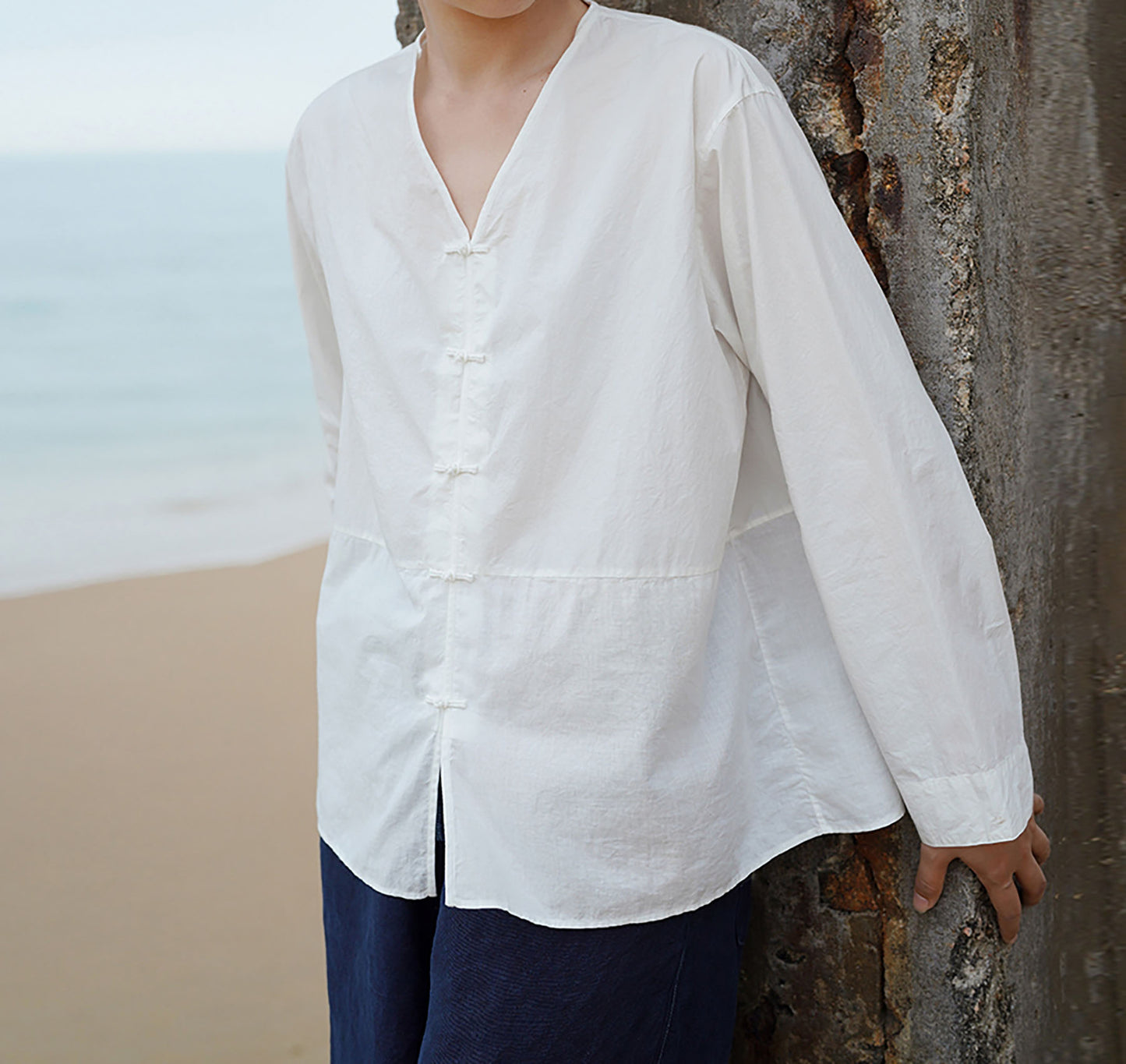 edoa Longsleeve Paper Cotton V-neck Shirt