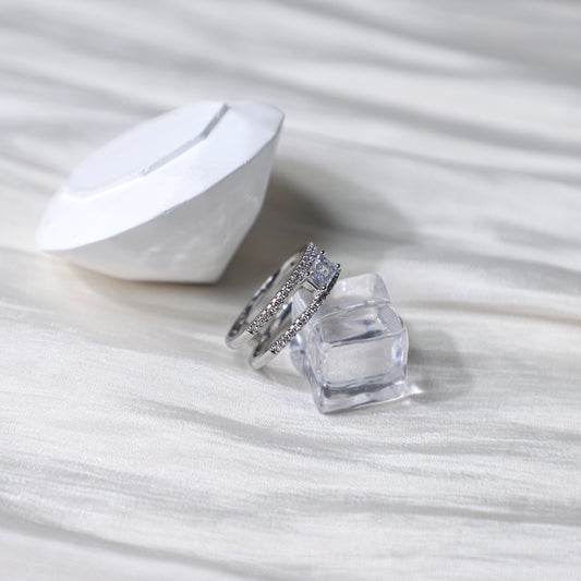 edoa Minimalist Dainty Diamond Double Band Ring