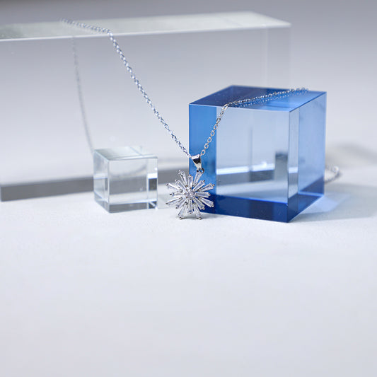 edoa Ethereal Snowflake Diamond Necklace