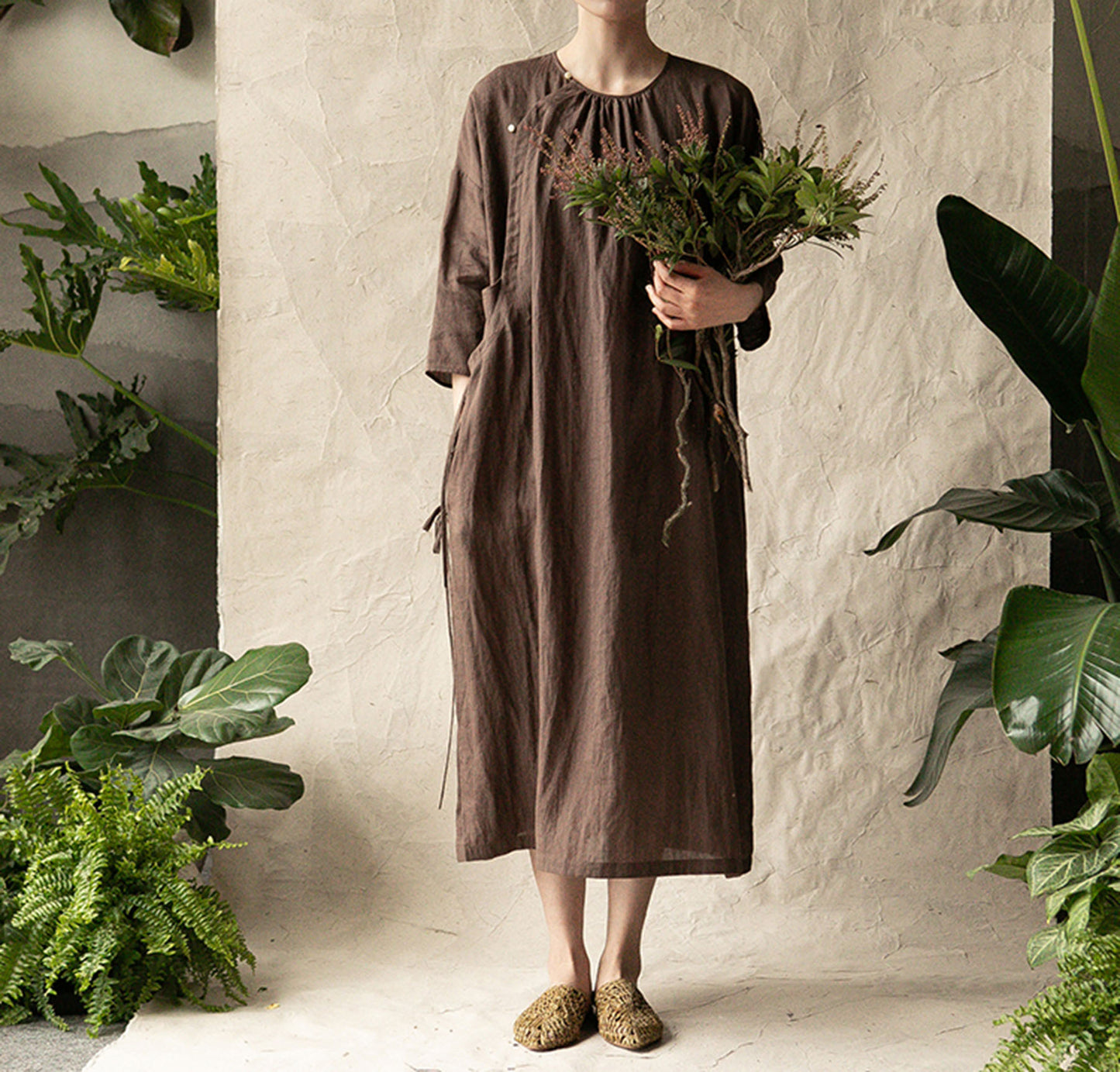 edoa Brown Ramie 3/4 Sleeves Modified Qipao