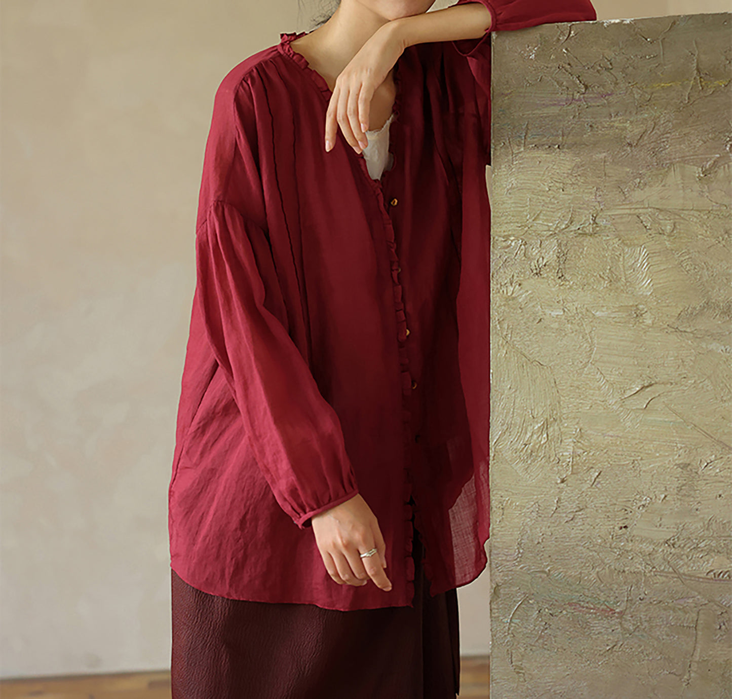 edoa Thin Ramie Pintuck Poet Blouse
