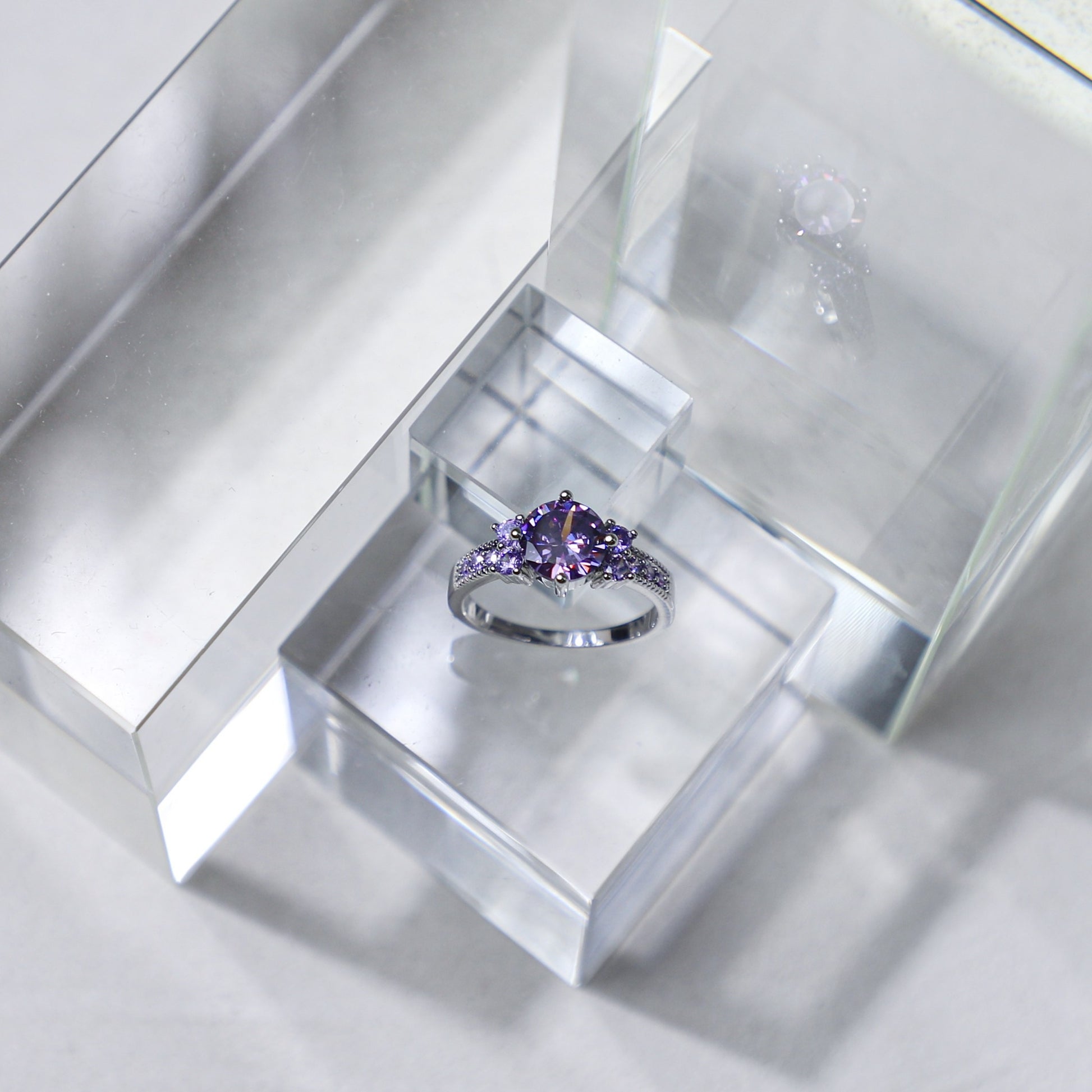 edoa Minimalist Dainty Pavé Birthstone Ring