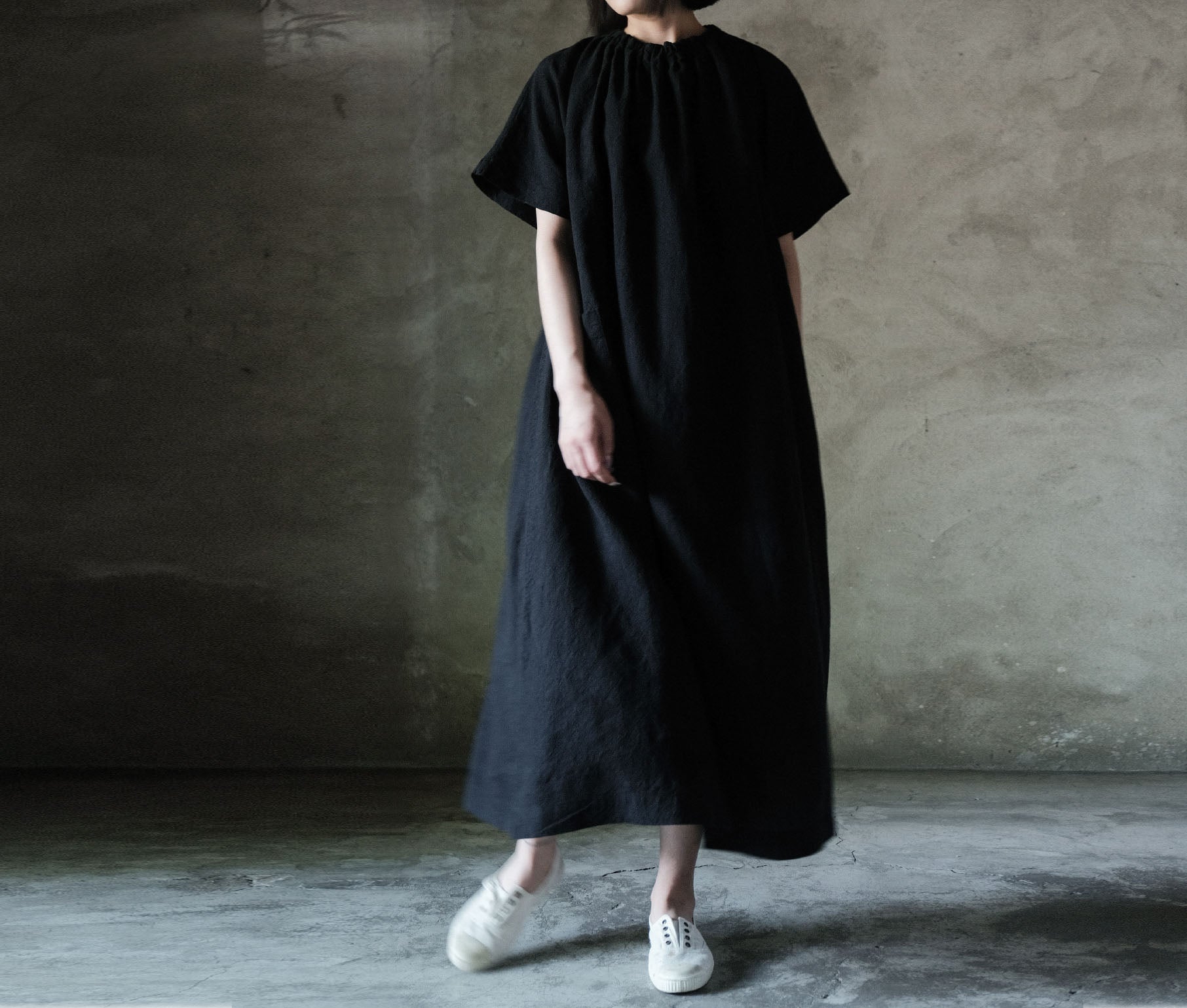 edoa Linen Gathering Neck A-line Tie Dress