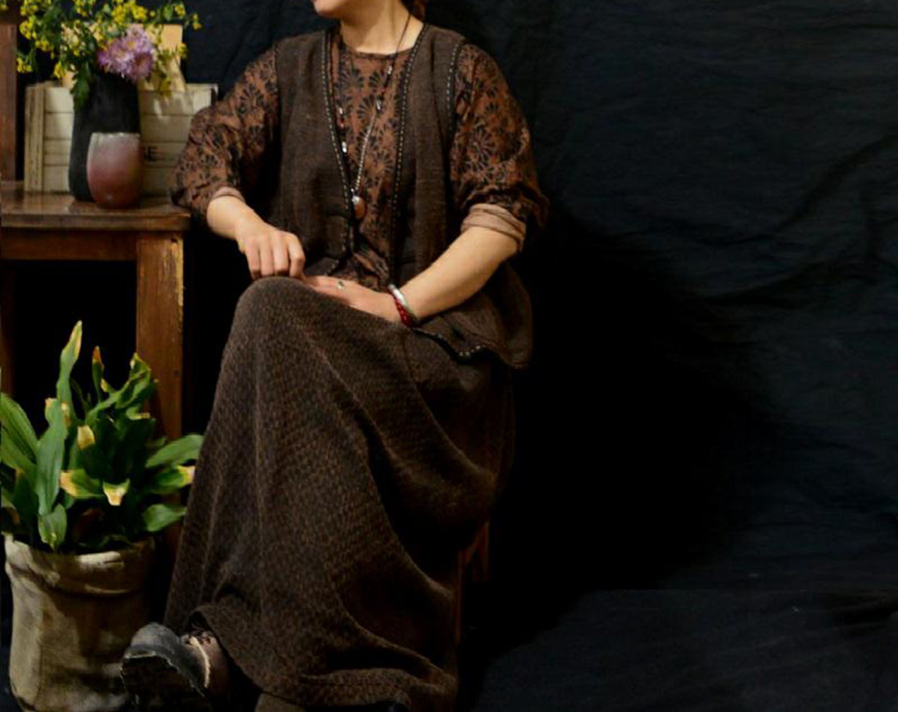 edoa Reversible Mud Hand Spun Tussah Silk V-neck Vest