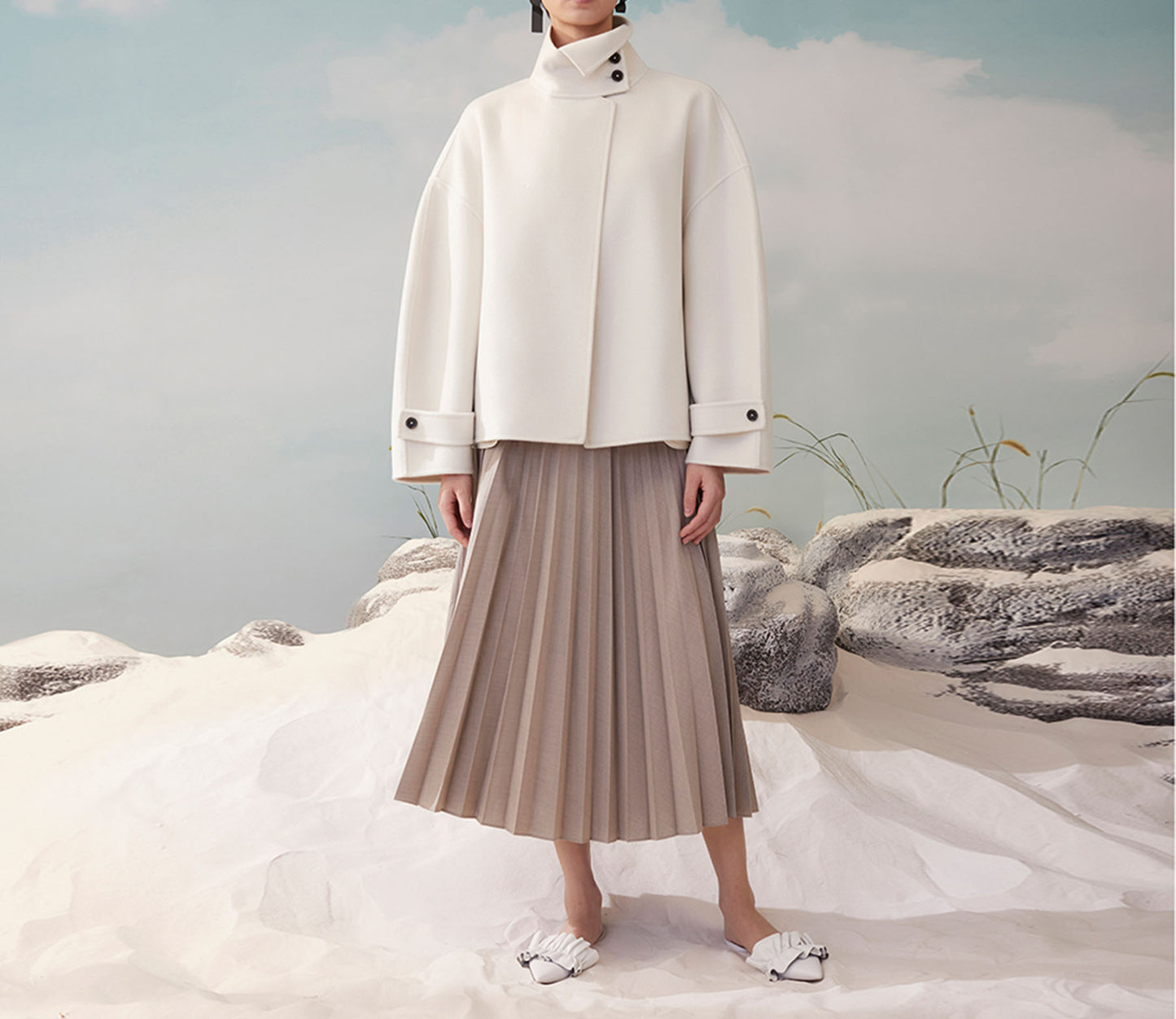 edoa  Double Faced Wool High-low Neck Short Coat 