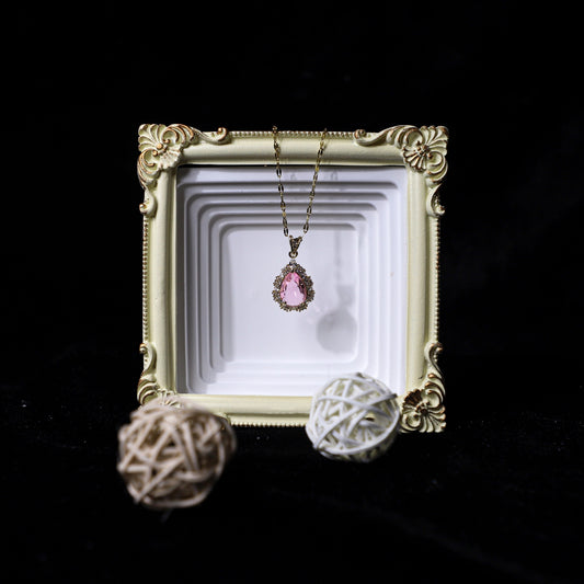 edoa Victorian Teardrop Vintage Halo Necklace