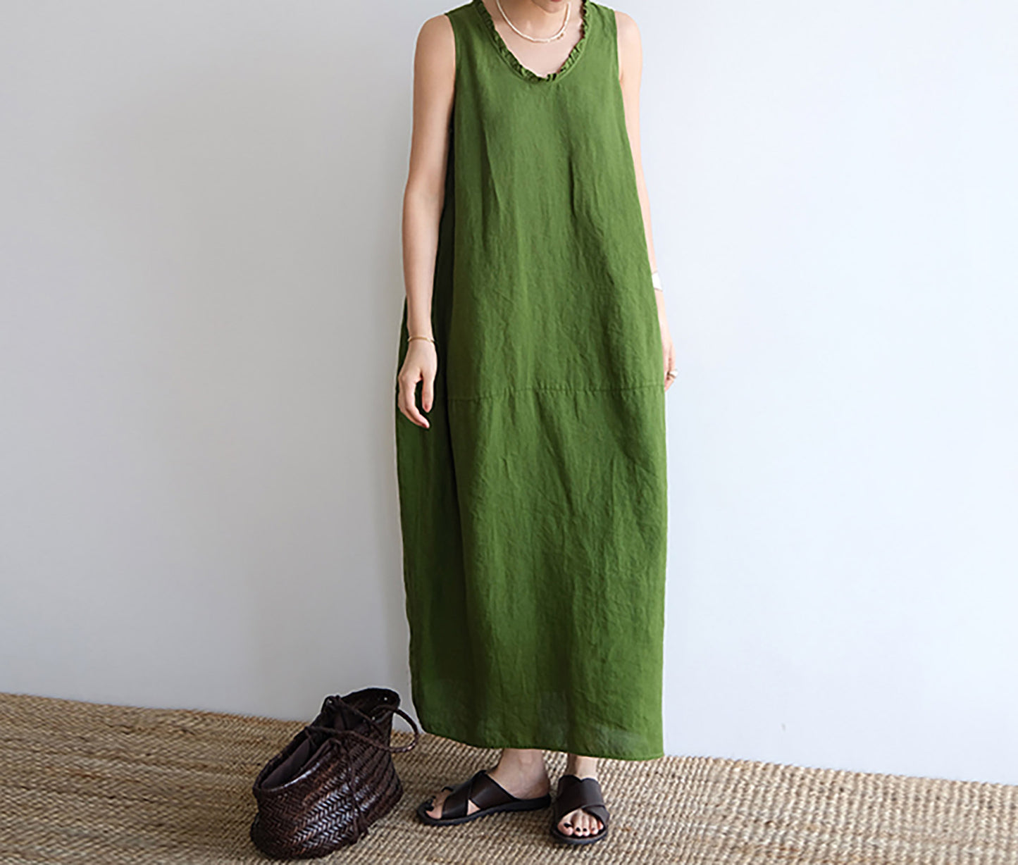 edoa Relaxed Sleeveless Cocoon Dress 