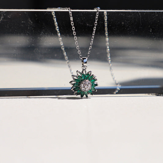edoa Minimalist Spin Sunflower Emerald Necklace