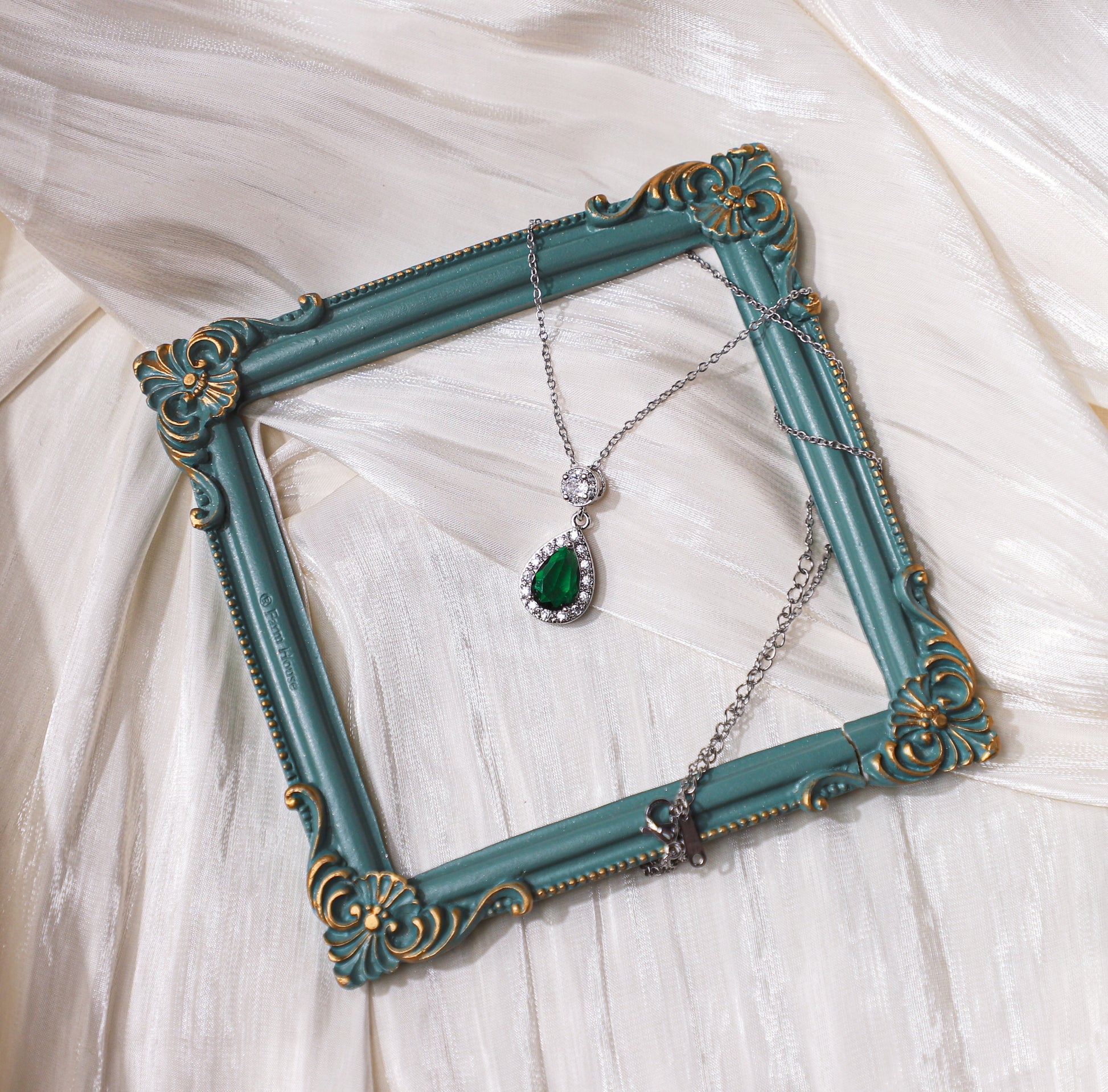 edoa The Emerald Drop Halo Necklace
