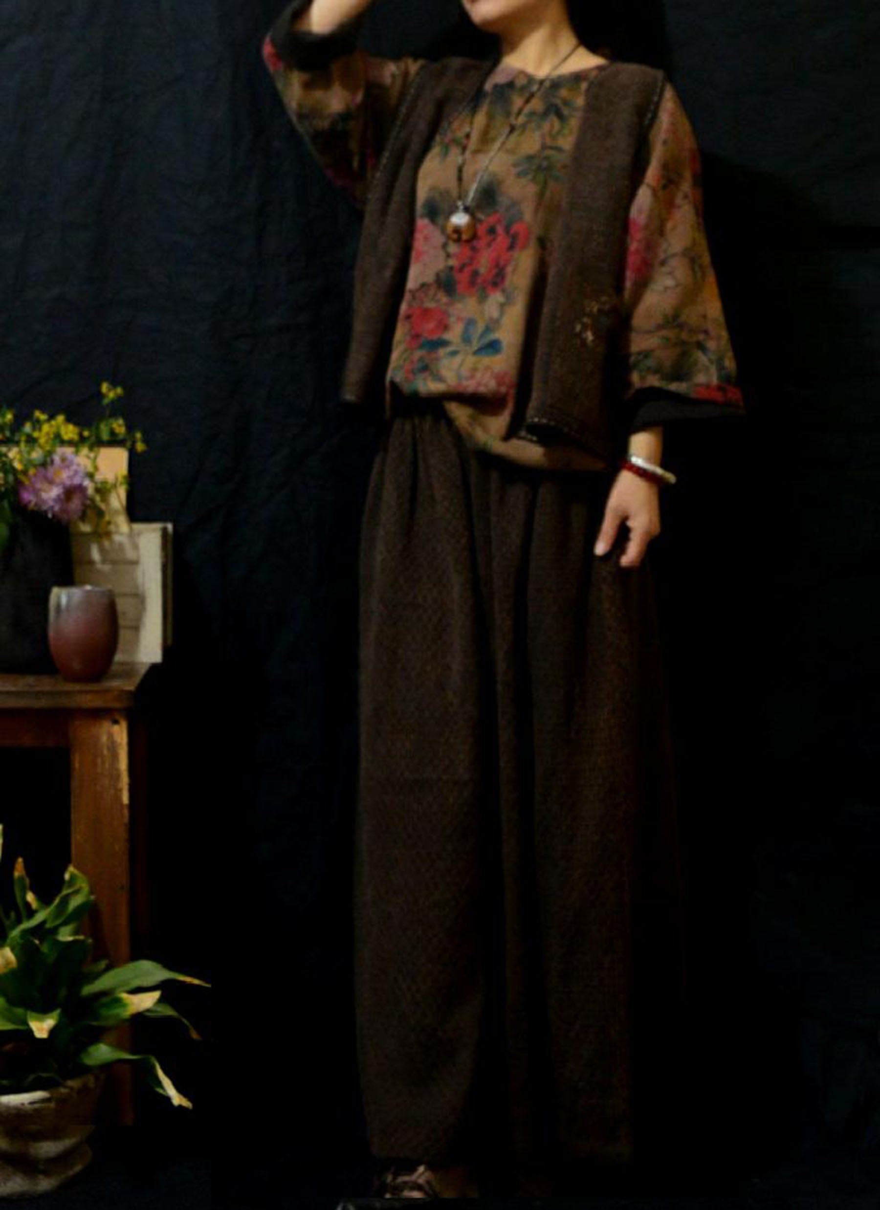 edoa Reversible Mud Hand Spun Tussah Silk V-neck Vest