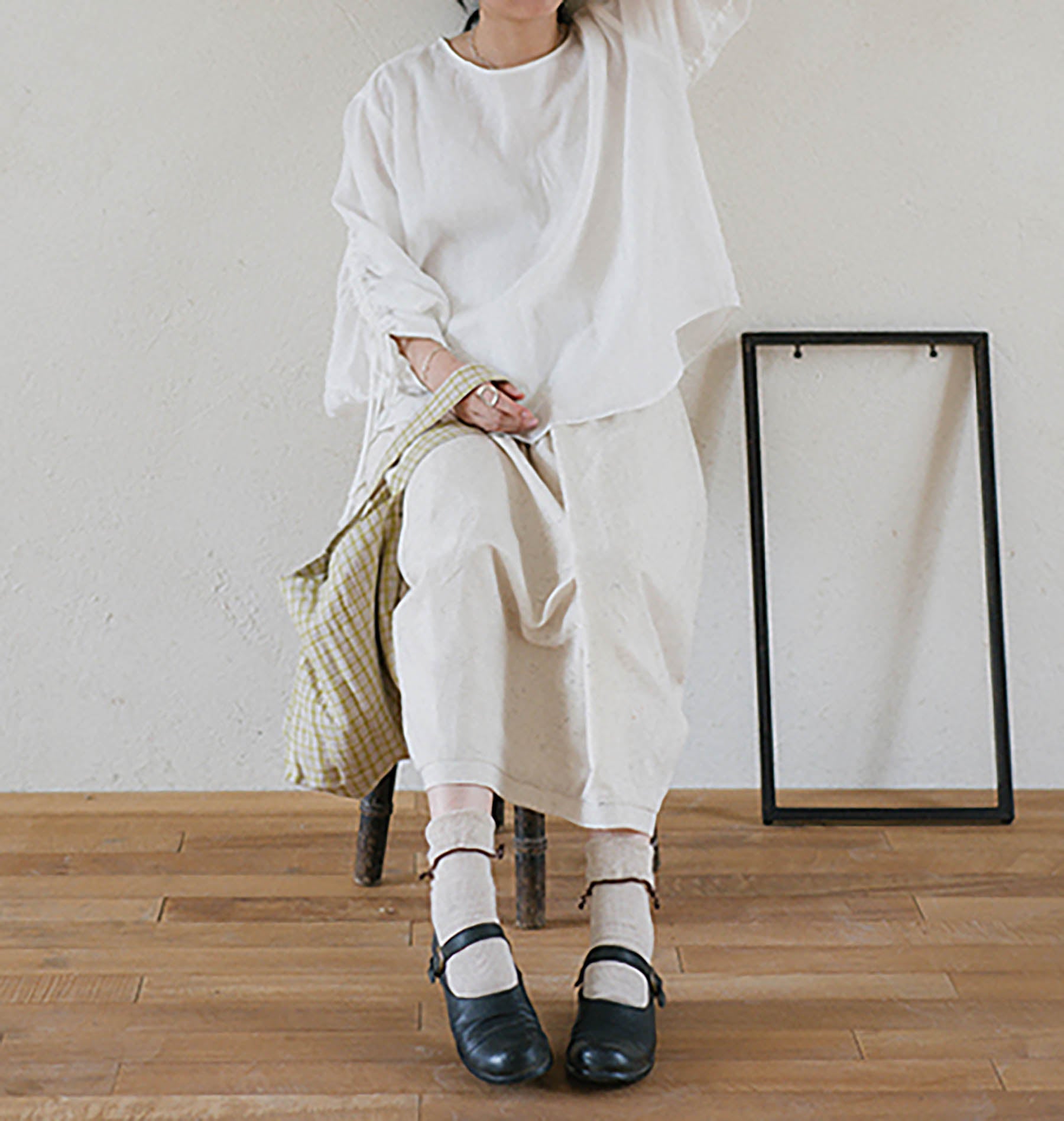 edoa Linen Blouse with Drawstring Sleeves