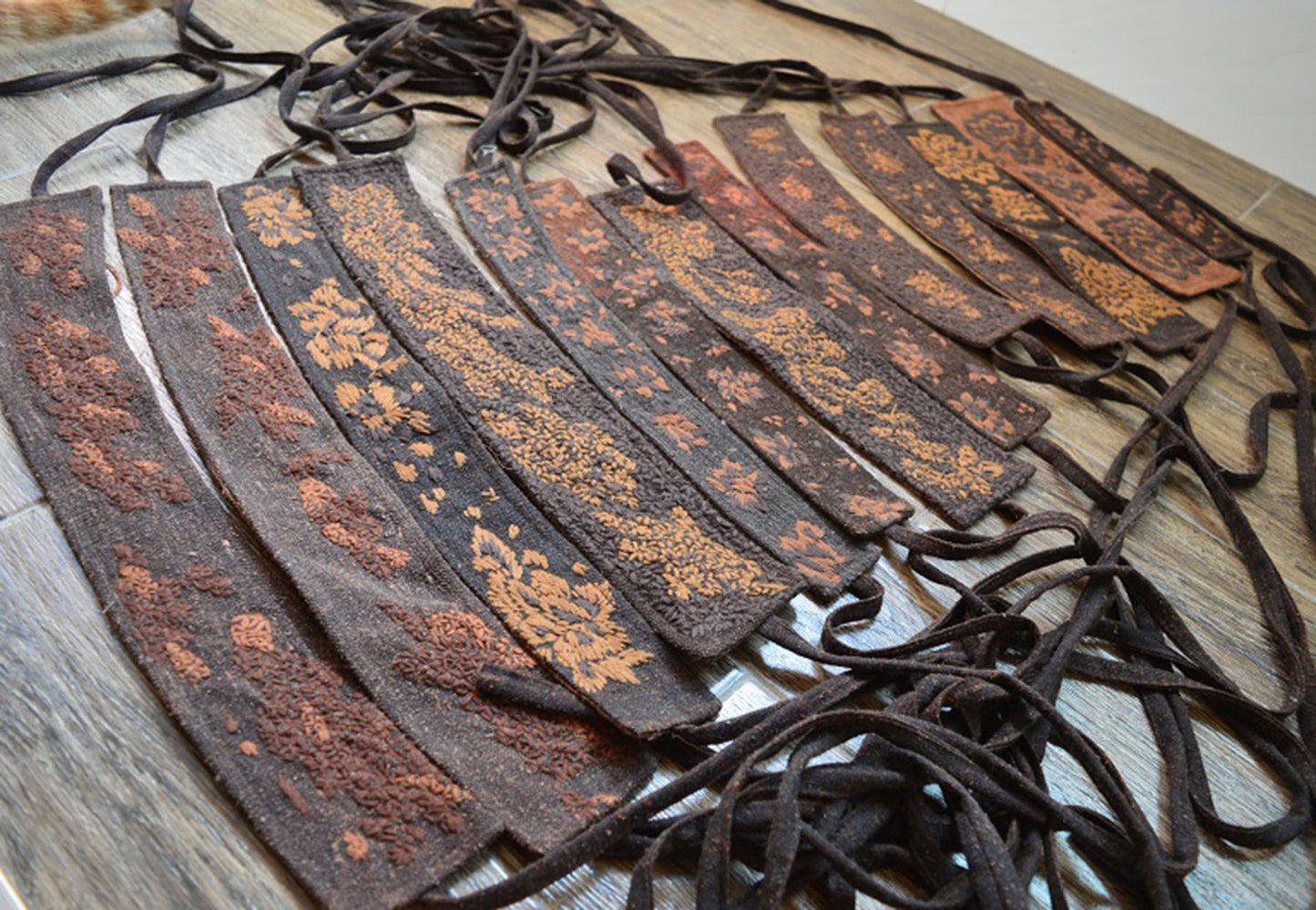 Hand Embroidered Mud Tussah Silk Waist Band bt0002 A348