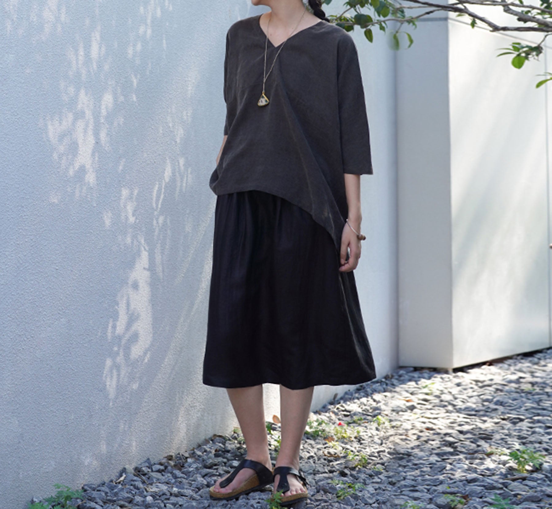edoa Loose Fitting Cracked Mud Silk V-neck Top 
