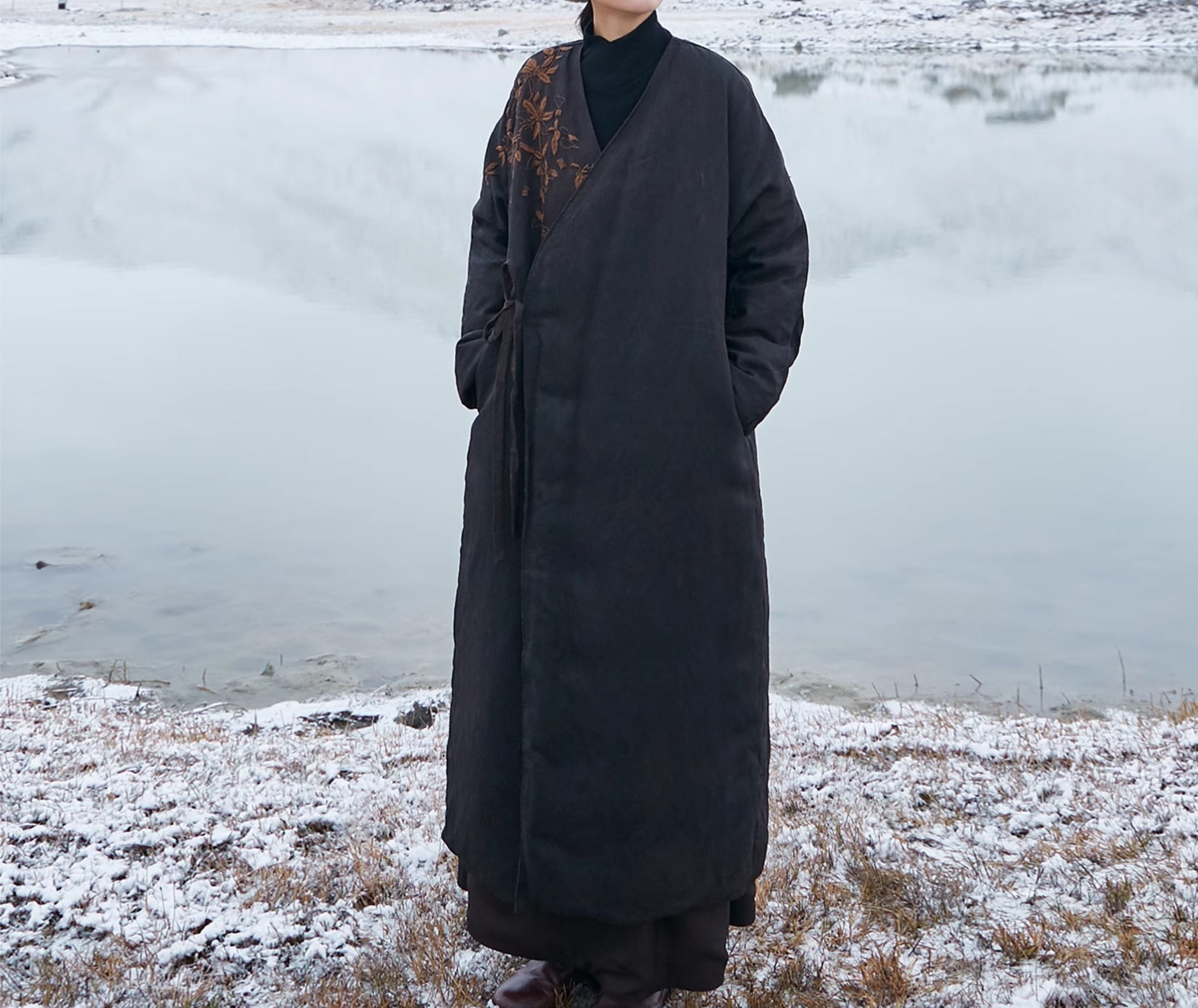 edoa Mud Silk Spun Hanfu Goose Down Coat with Hand Embroidery