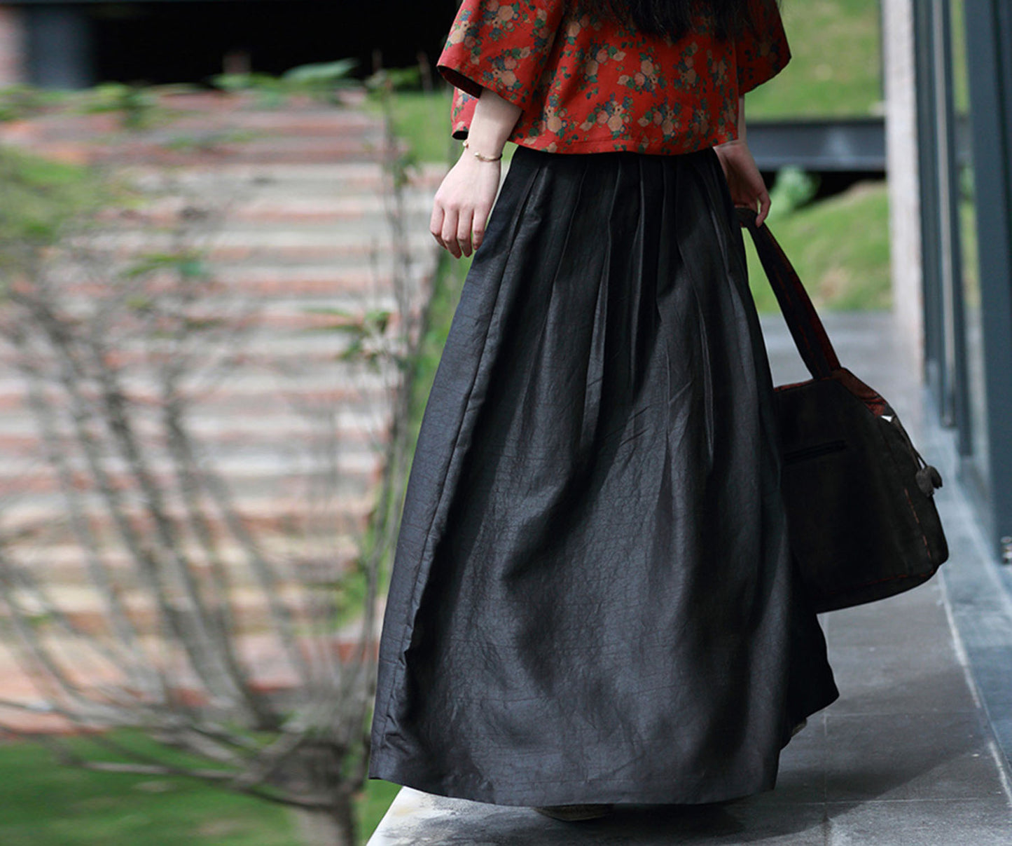 edoa Cracked Mud Silk Pleated Skirt