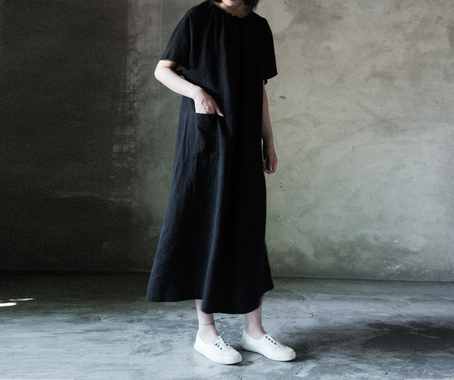 edoa Linen Gathering Neck A-line Tie Dress