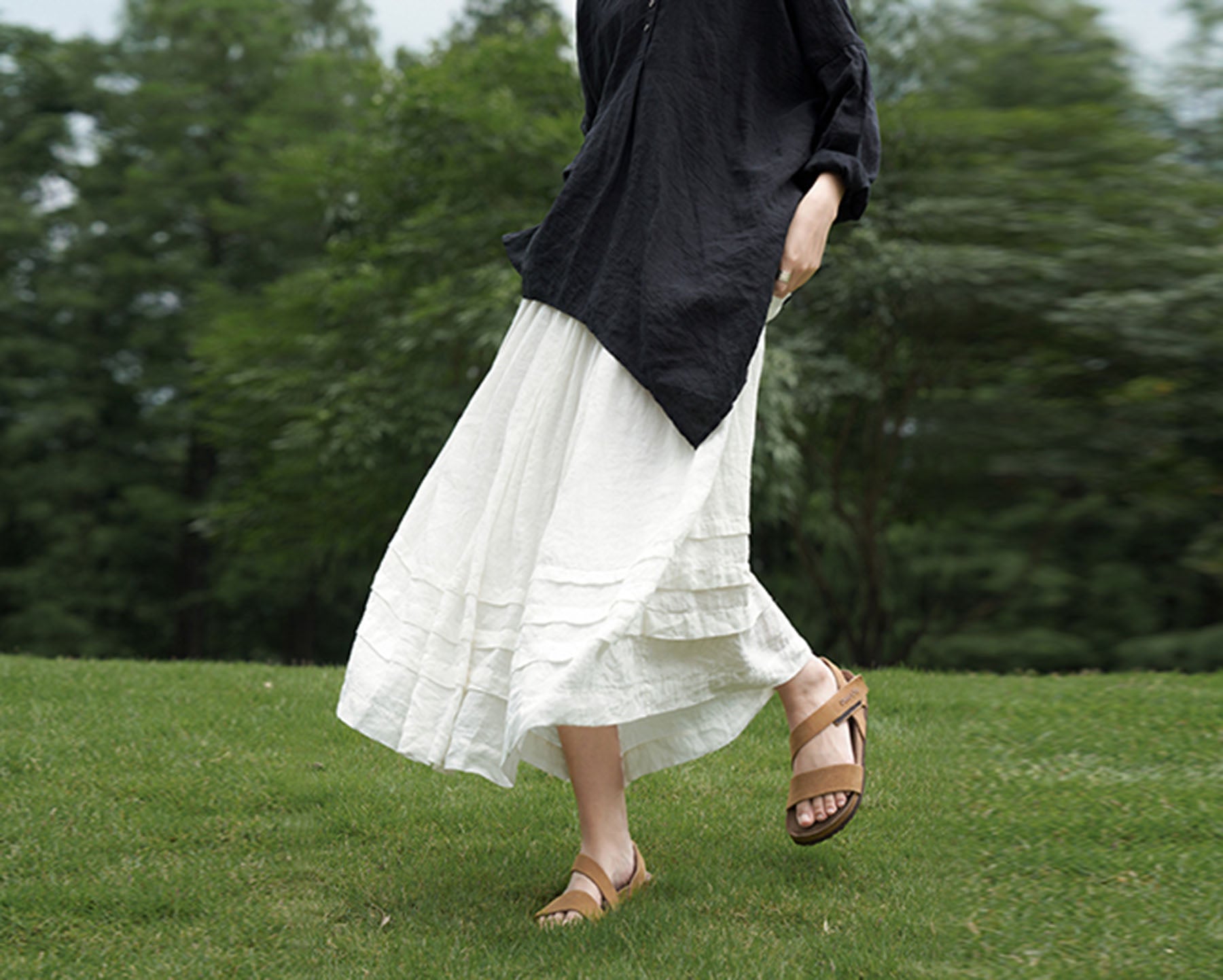 edoa Thin Linen Horizontal Pleated Skirt 