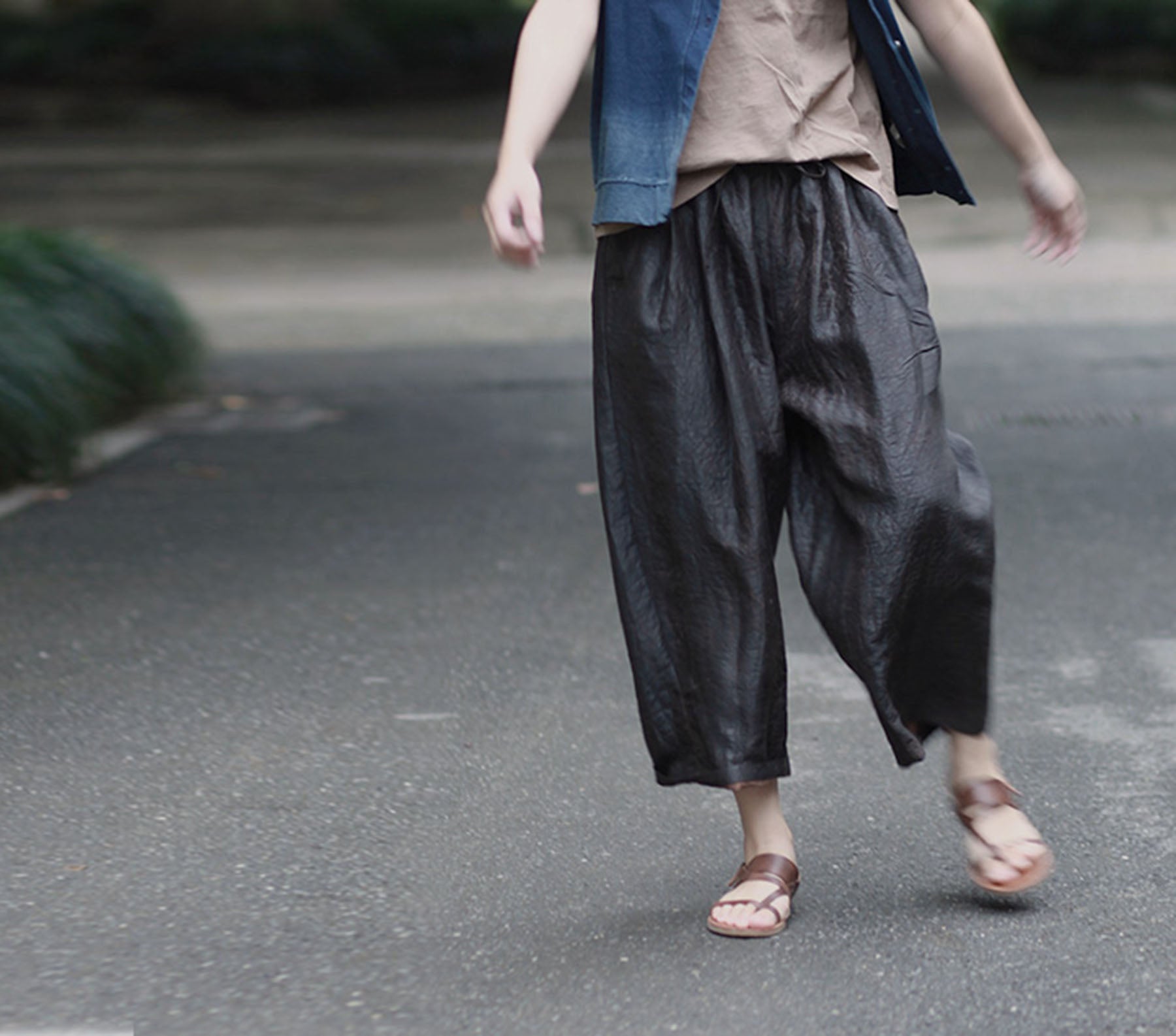 edoa Cracked Mud Silk Tapered Pants