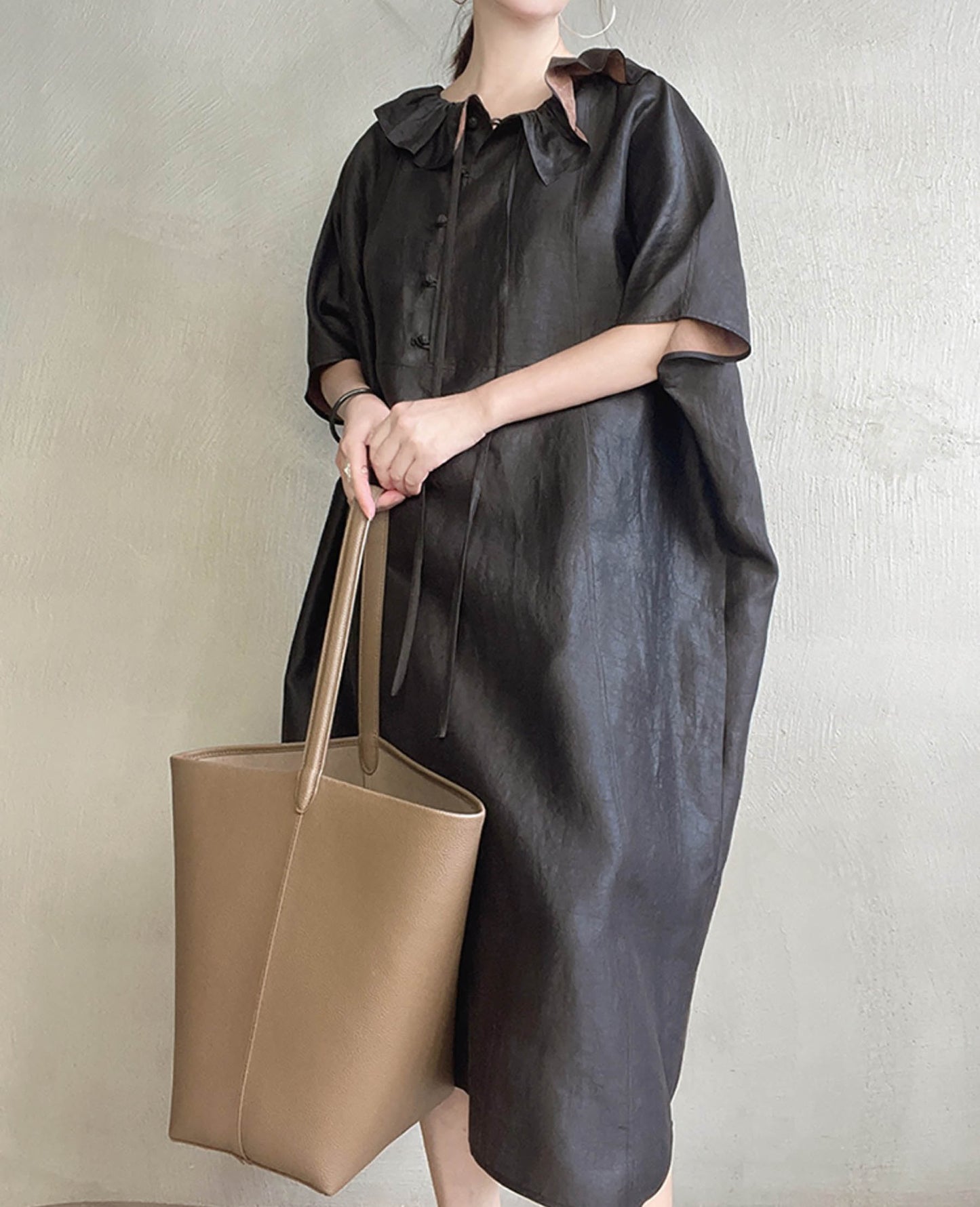 edoa Oversized Cracked Mud Silk Ruffle Neck Dress 