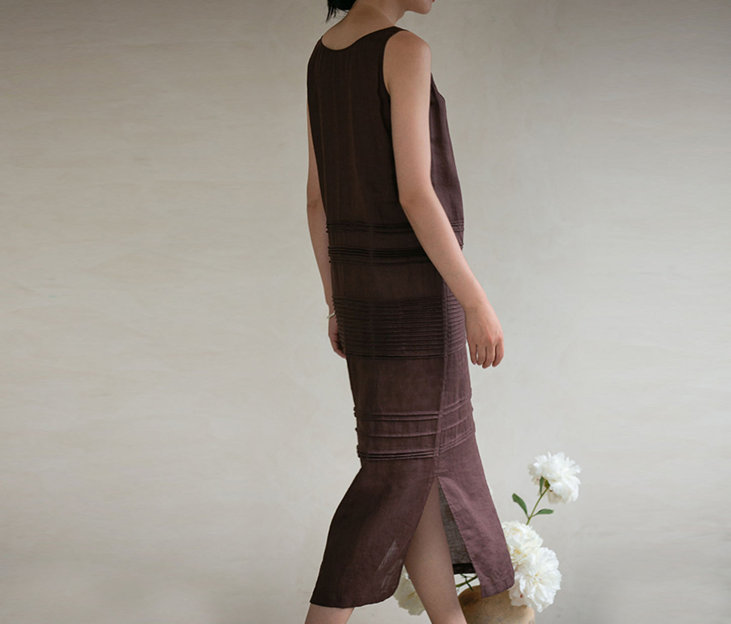 edoa Pintucked Ramie V-neck Sleeveless Dress