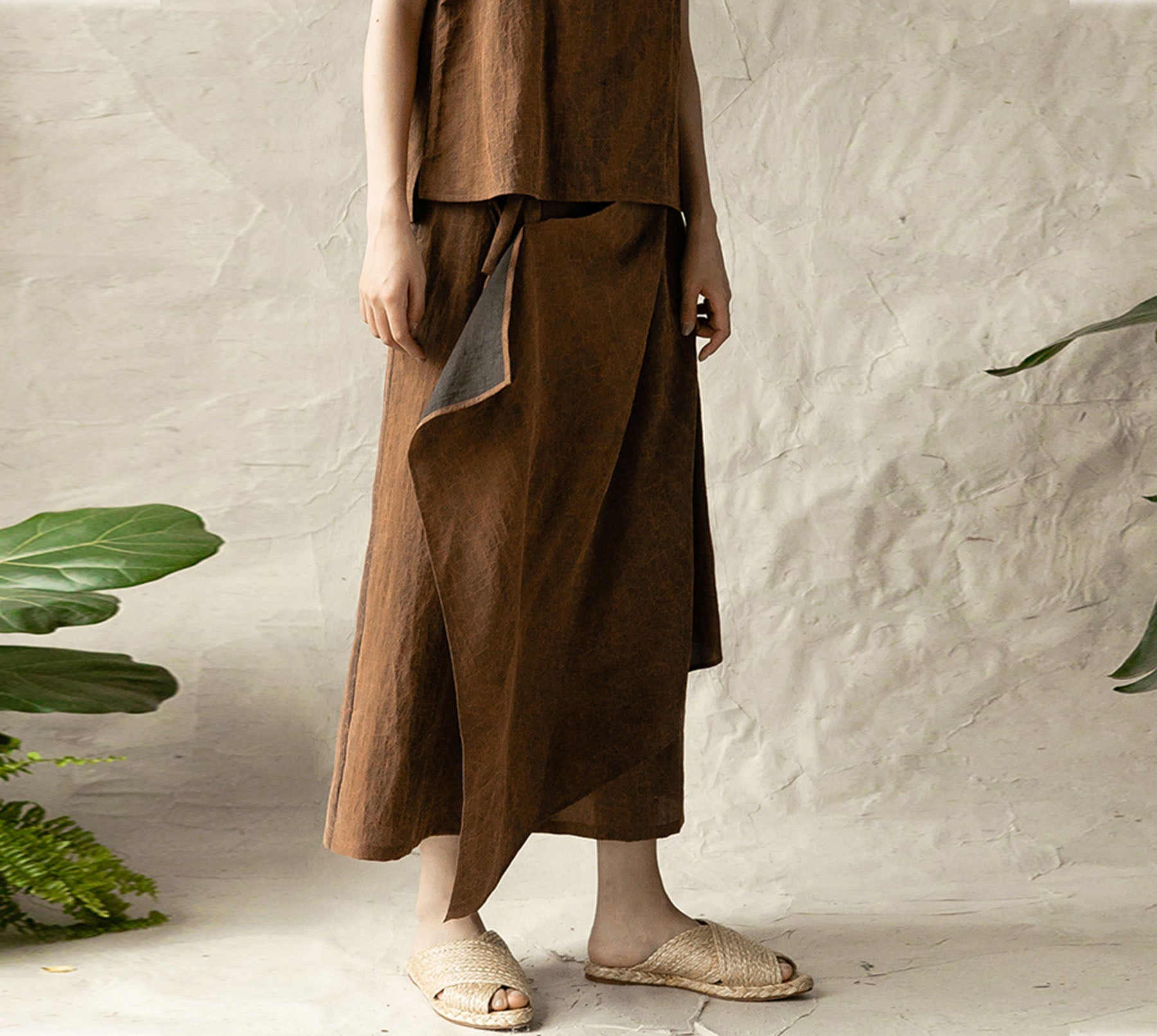 edoa Cracked Mud Silk Crop Apron Pants