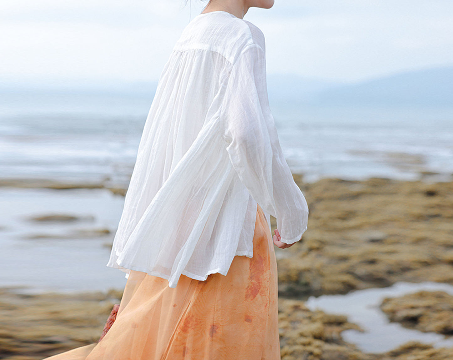 edoa Super Loose White Gathered Shirt