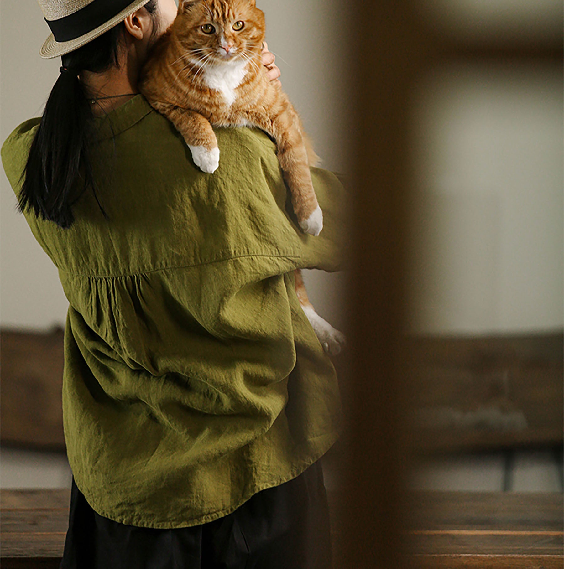 edoa Loose Linen Shirt with Gathered Pocket 