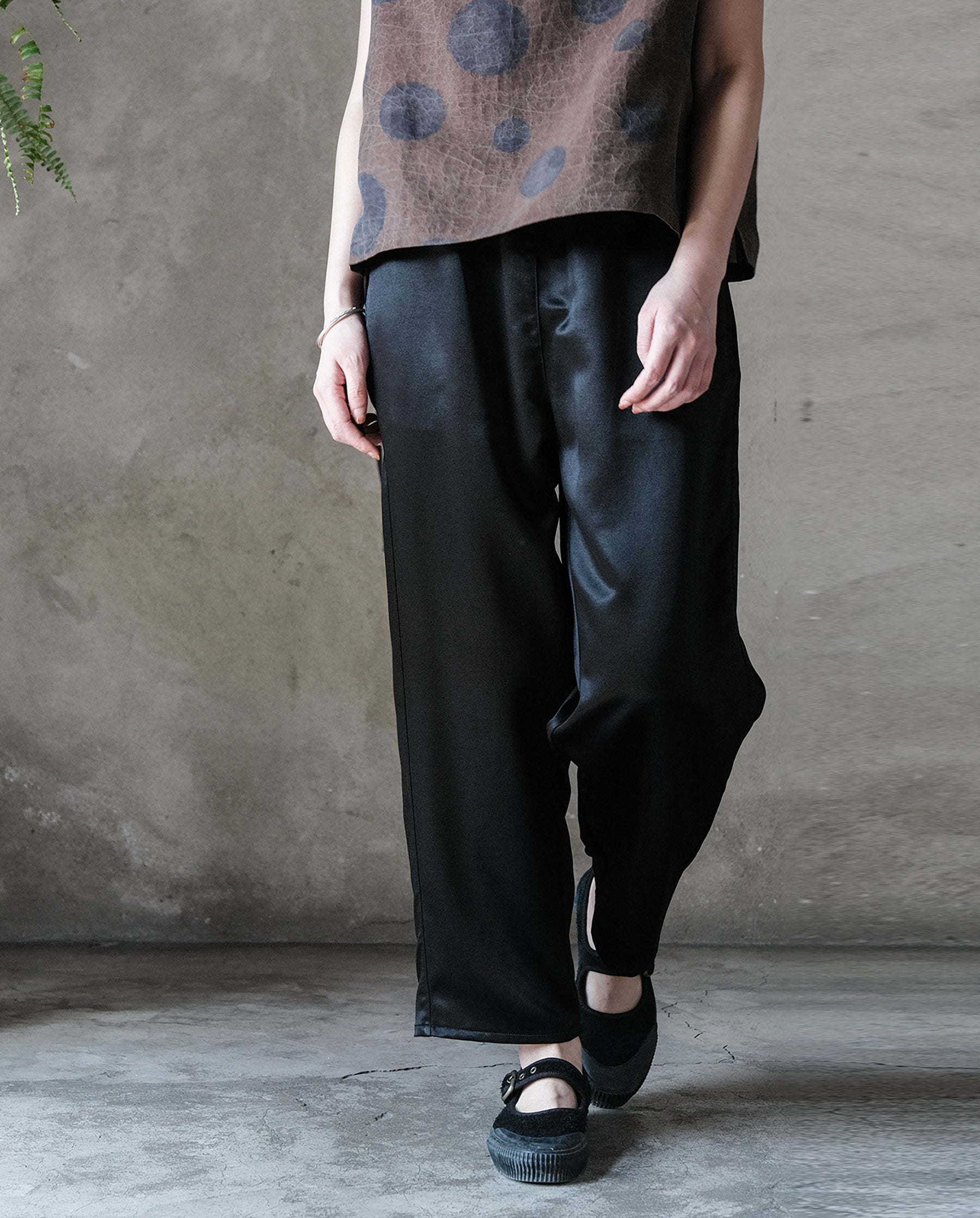 edoa Mud Silk Tapered Pants