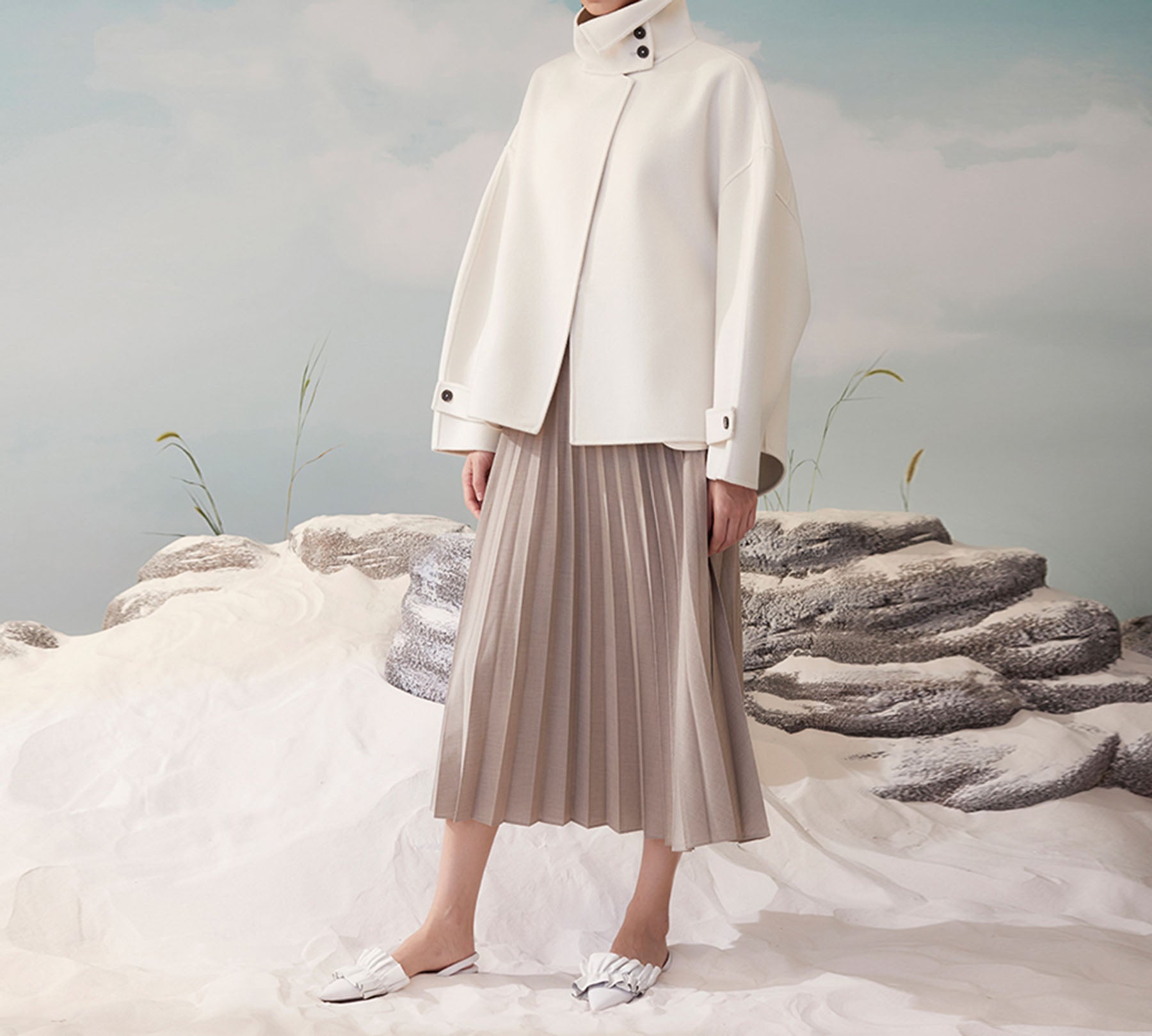 edoa  Double Faced Wool High-low Neck Short Coat 