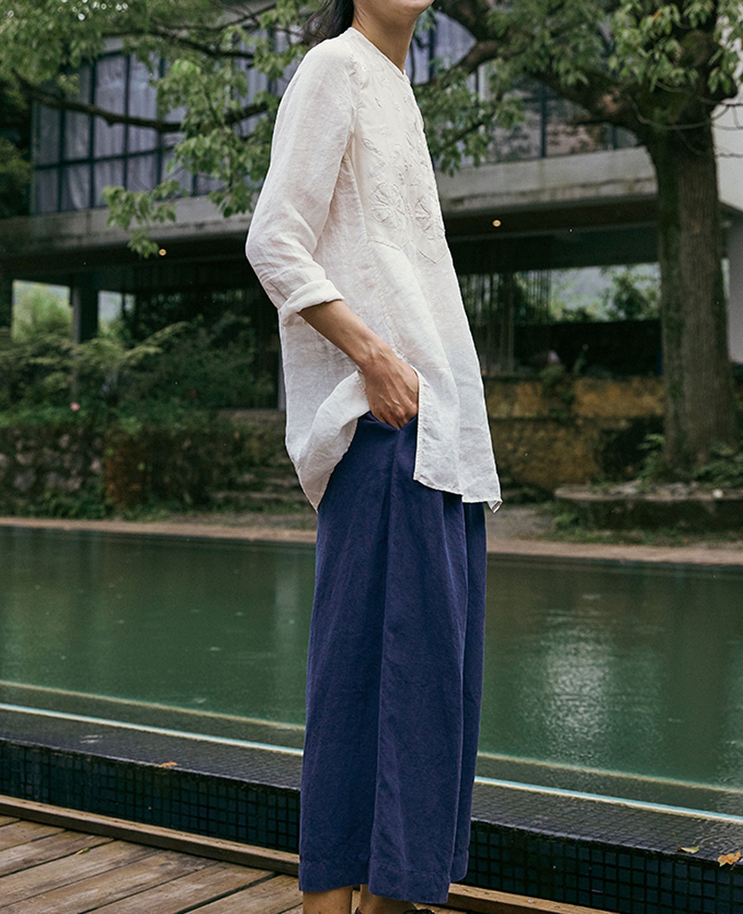 edoa Washed Linen Blouse Decored with Toned Dupioni Hand-sewn Applique' 