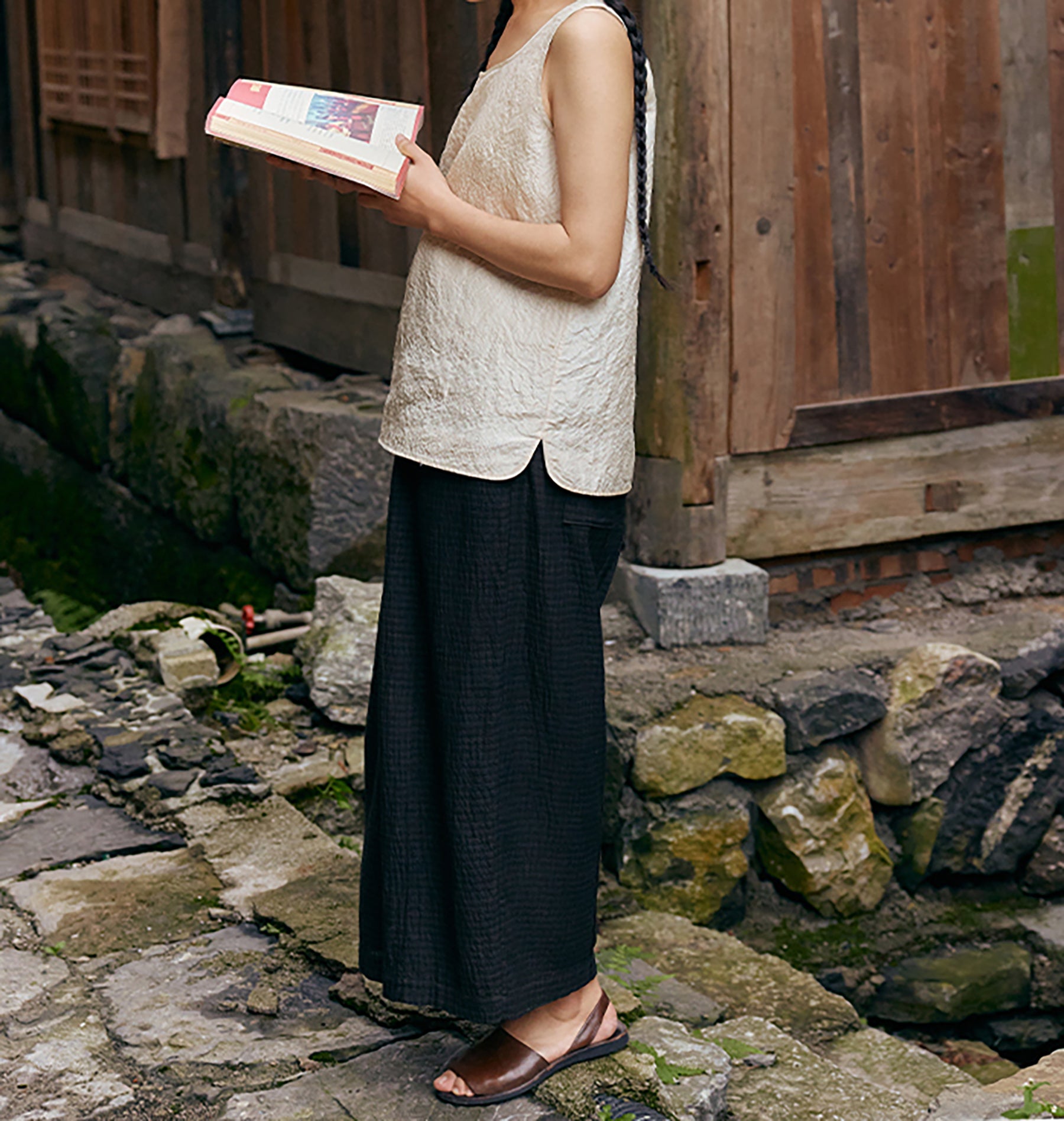 edoa Tusssh Silk Square-neck Tank Top 