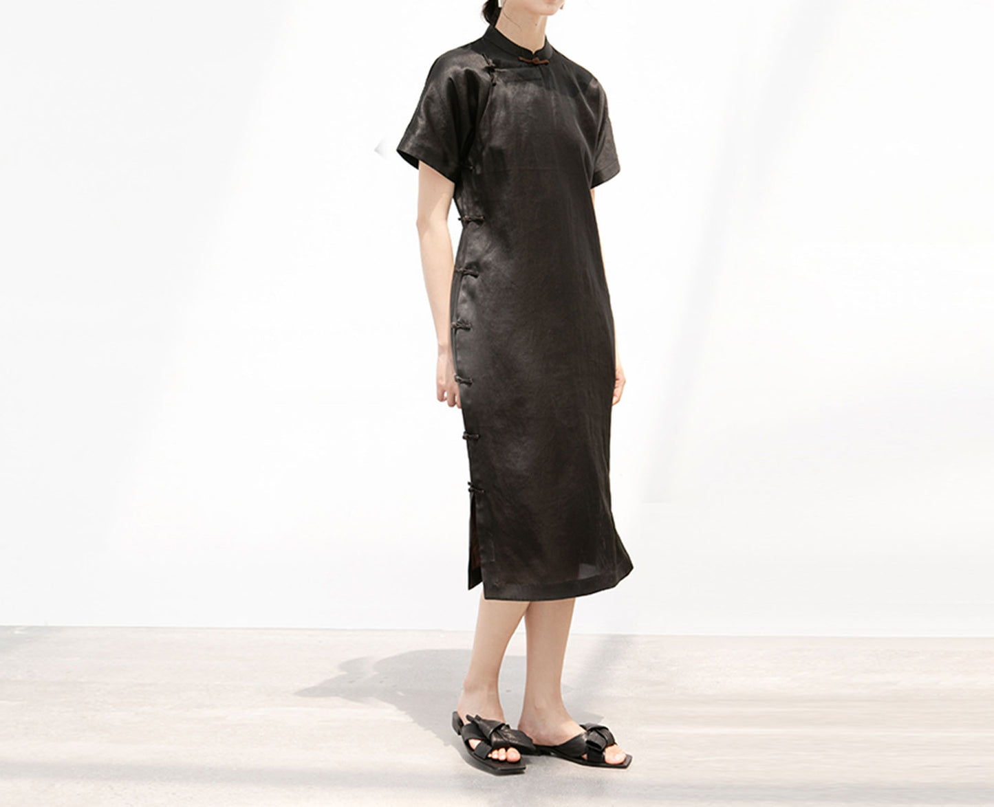 edoa Mud Silk Charmeuse Short Sleeves Qipao
