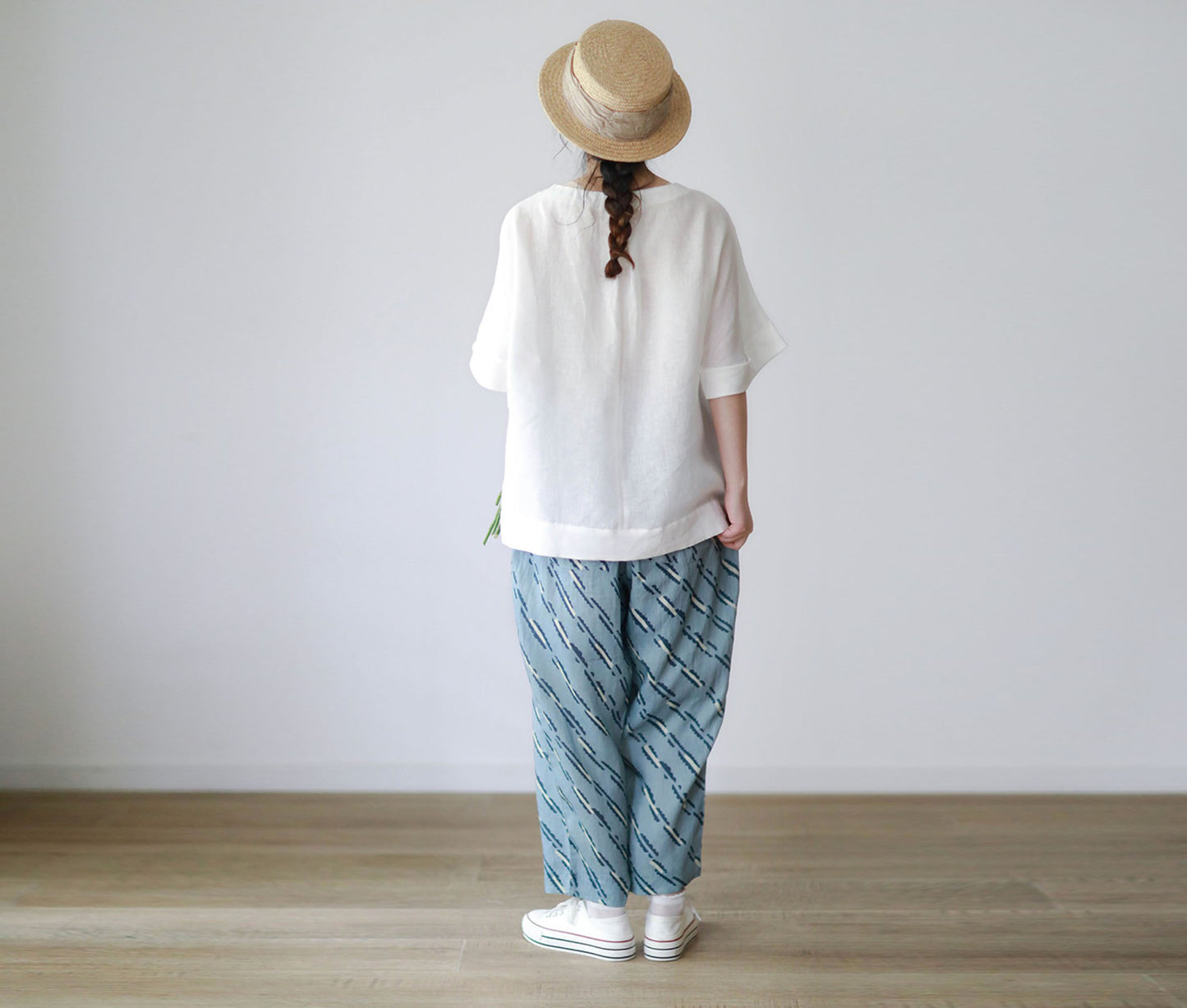 edoa Minimalist White Linen Top