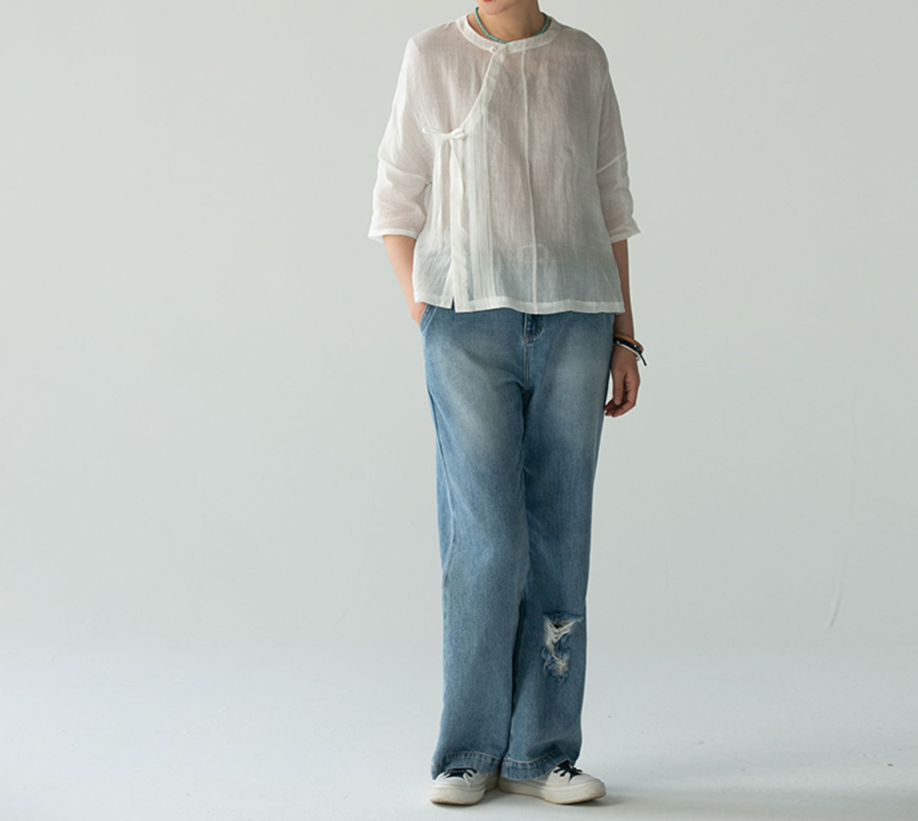 edoa Simple White Ramie Blouse