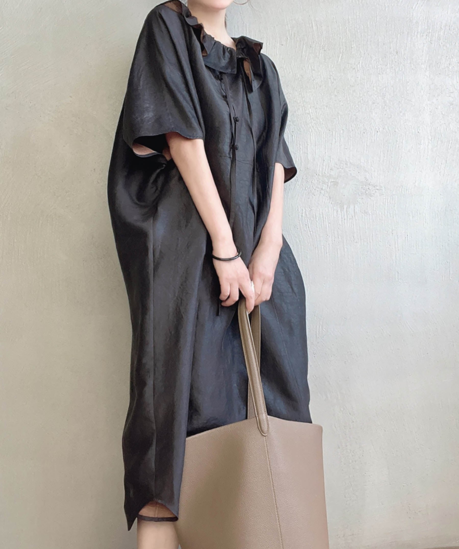 edoa Oversized Cracked Mud Silk Ruffle Neck Dress 