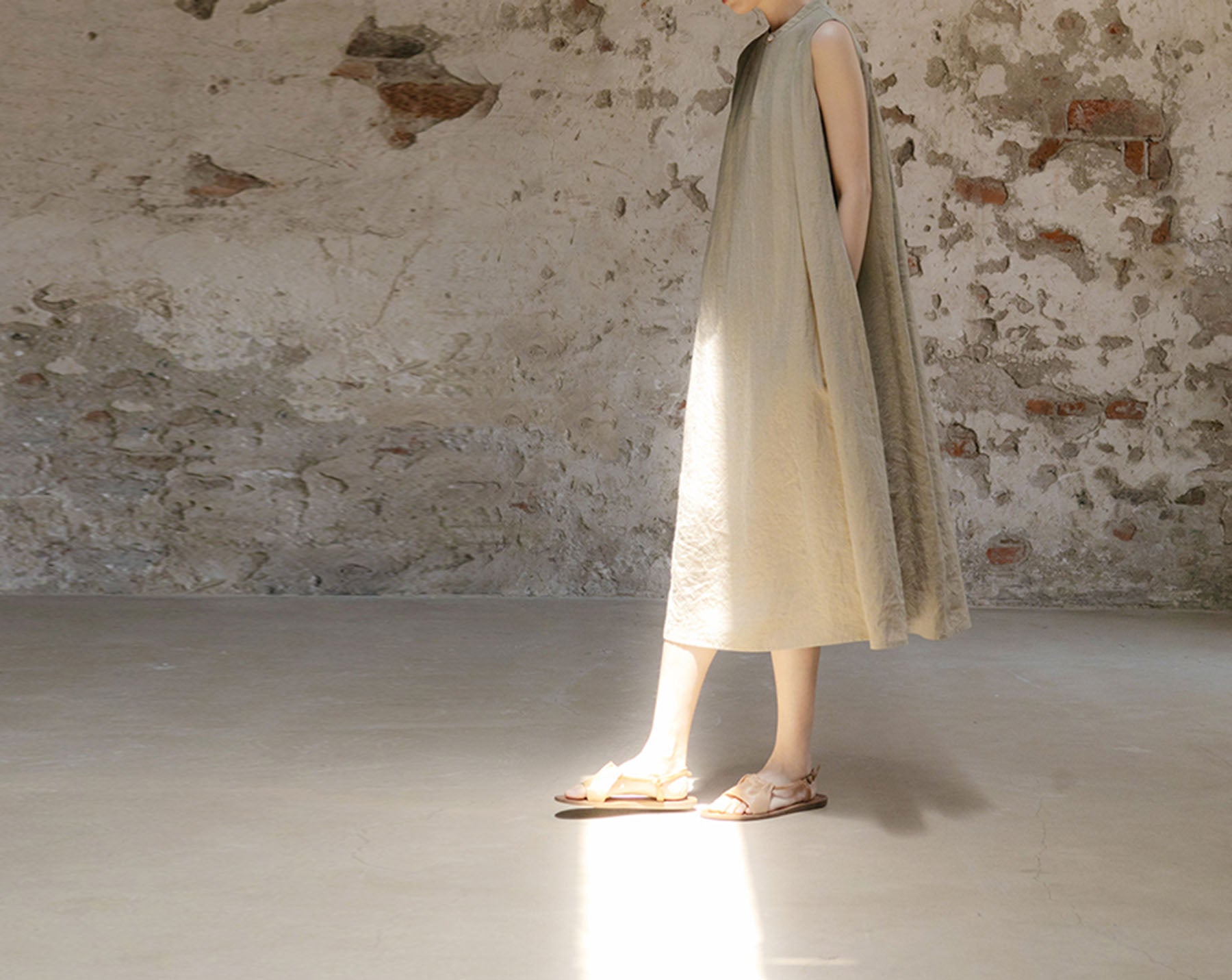 edoa Yarn Dyed Linen Sleeveless Pleated A-line Dress