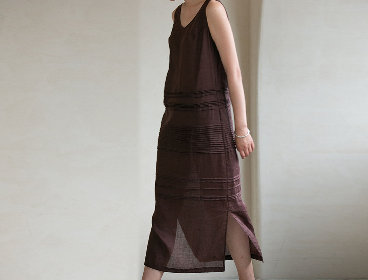 edoa Pintucked Ramie V-neck Sleeveless Dress