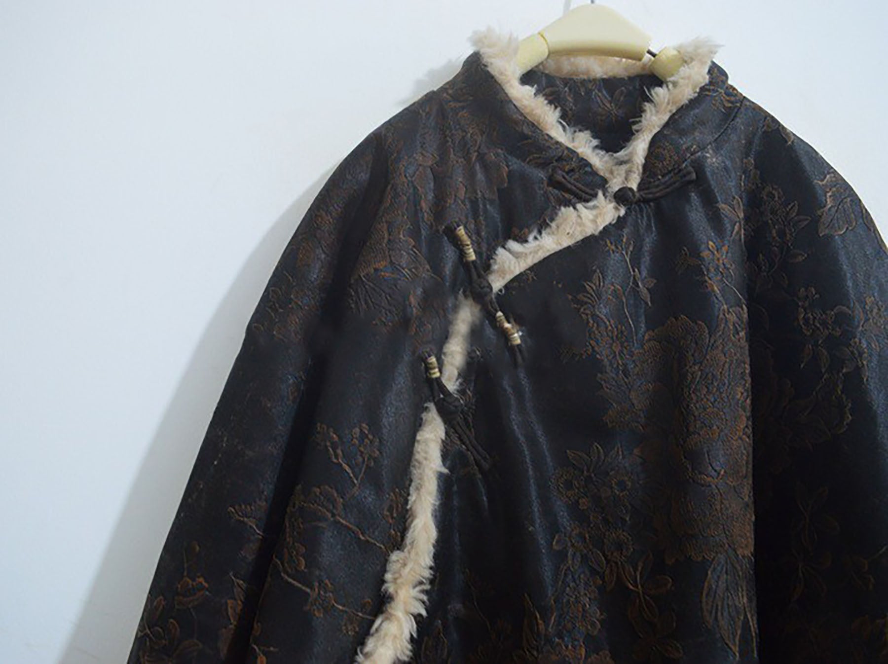 edoa Mud Silk Jacquard Padded Jacket